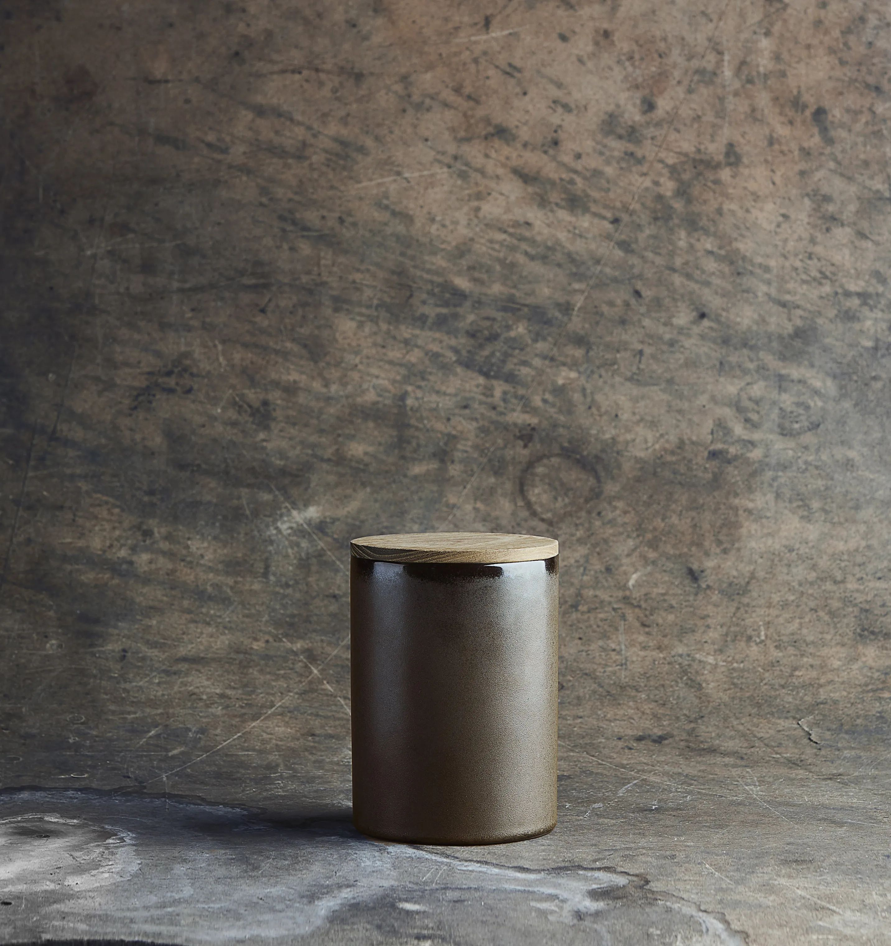 RAW by Aida Krukker med låg Krukke m. låg i Metallic brown/teak, 2