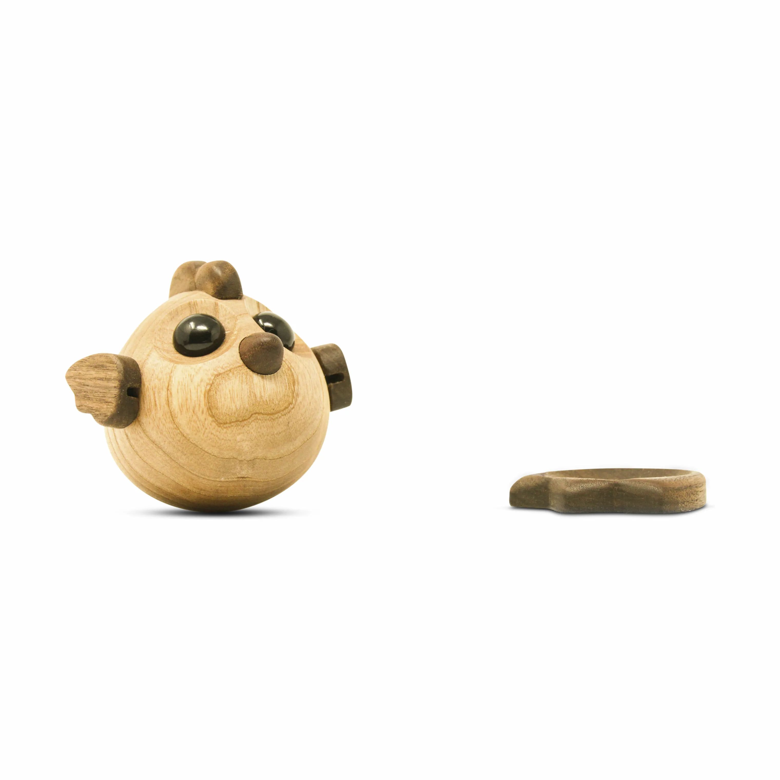 FableWood Dyrefigurer Pick Me Up Kylling - Henny i Natur, 3