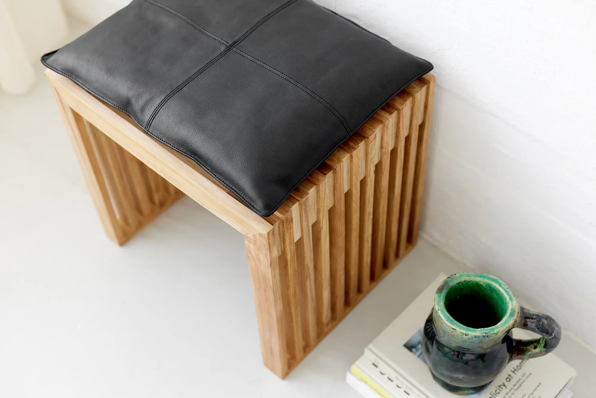 cinas Skamler Rib Skammel inkl. sort hynde i Teak/sort, 2