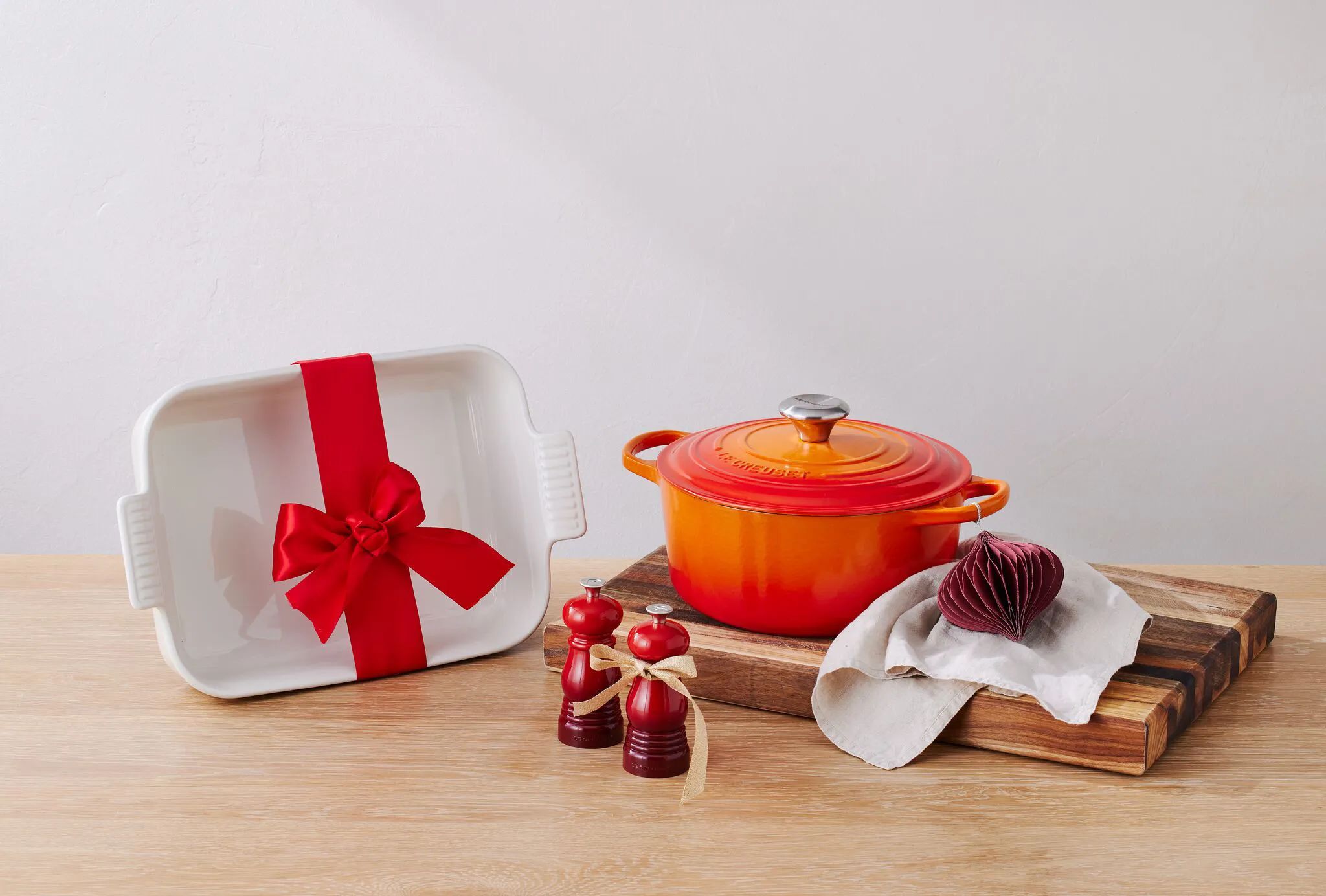 Le Creuset Ovnfaste fade Signature Heritage Ovnfast Fad i Meringue, B25 x L32 cm, 2