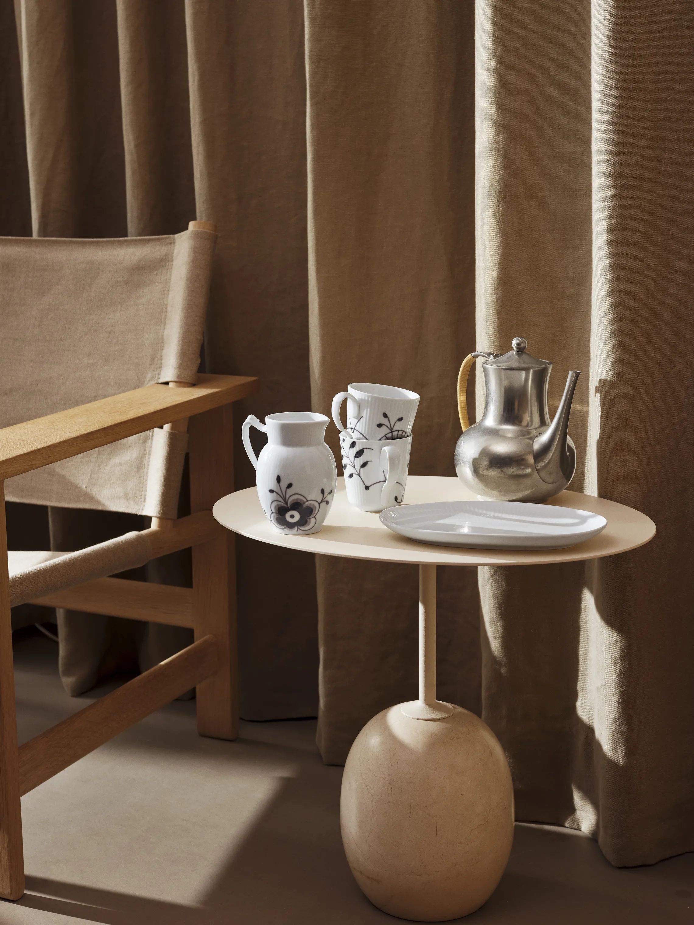 Royal Copenhagen Serveringskander Sort Mega Riflet Kande i Hvid/sort, 3