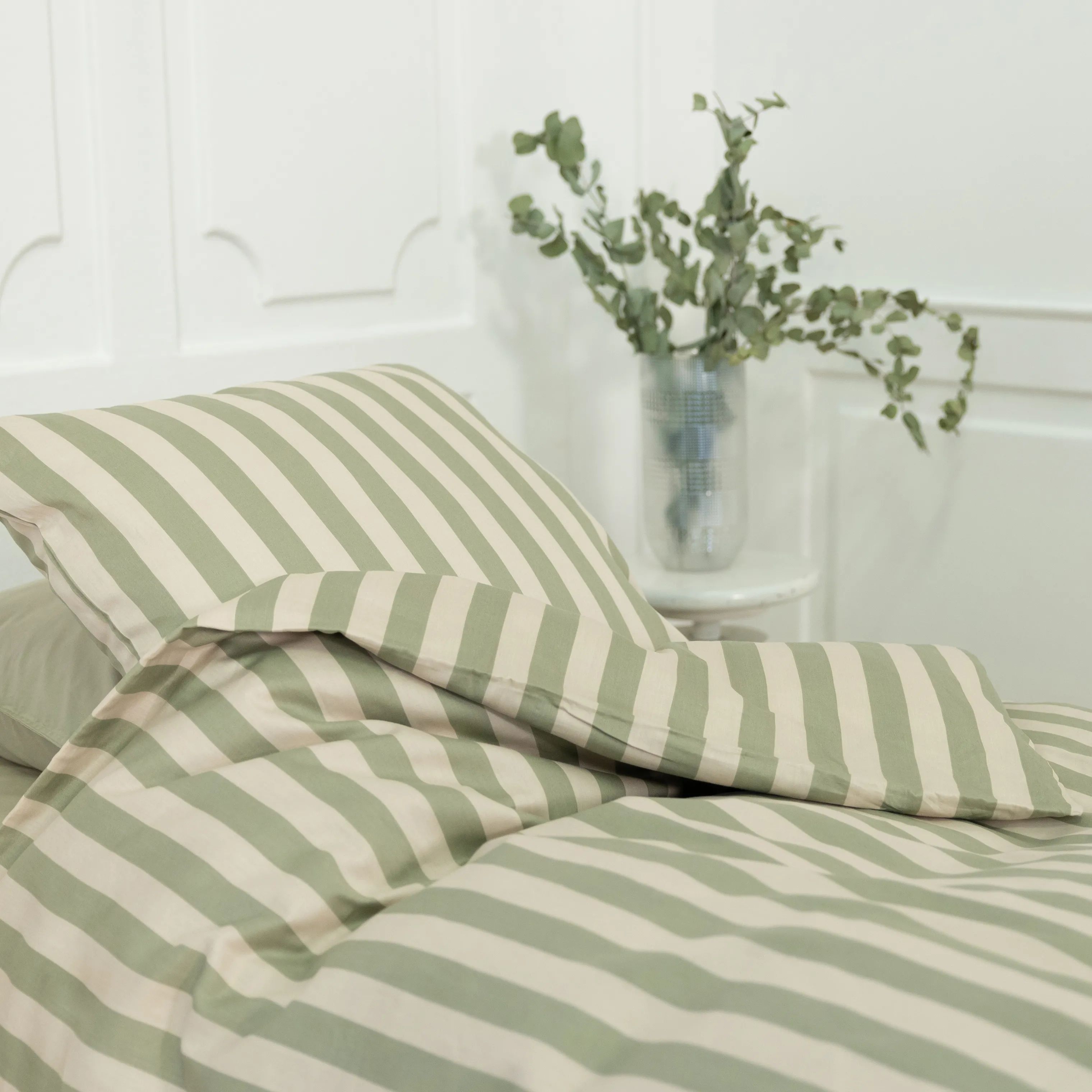 omhu Sengetøj Block strib Blok Strib Sengesæt i Dusty green, B140 x L220 cm, 8