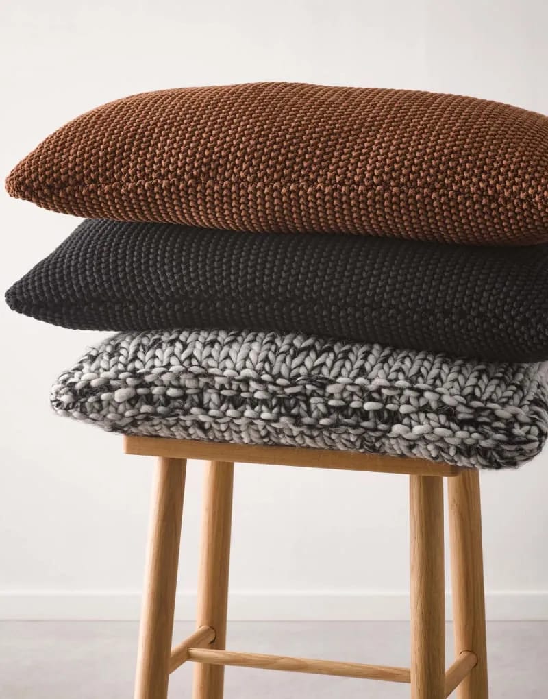 Marc O'Polo Pyntepuder Nordic Knit Pyntepude i Sort, H15 x B50 cm, 2