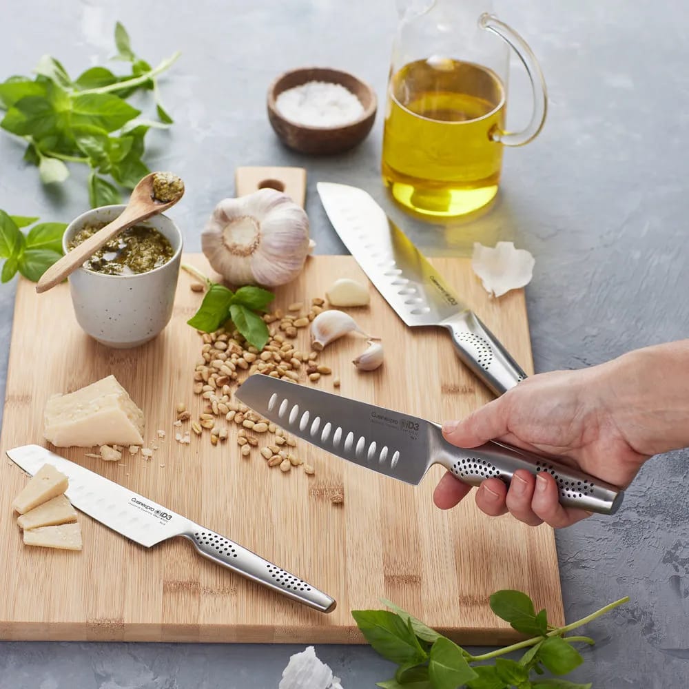 THE CUSTOM CHEF™ Knivsæt Cuisine::pro®
iD3® Cuisine::pro Santoku Knivsæt - 3 dele i sølvfarvet, 4