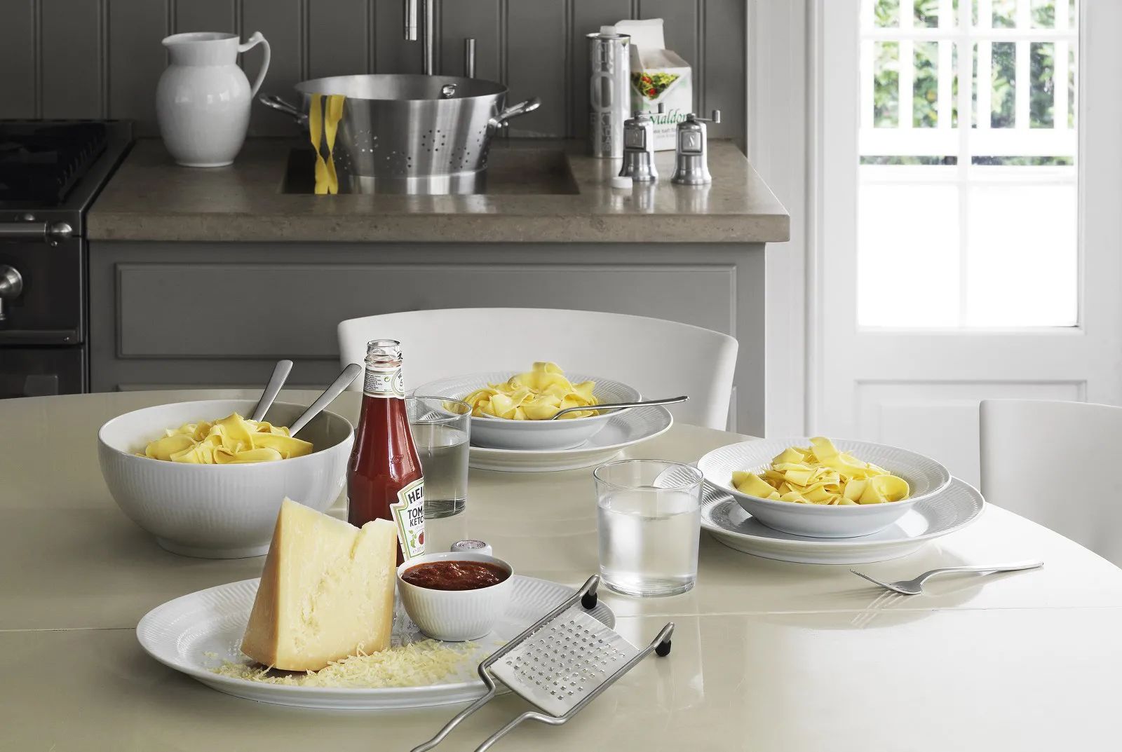 Royal Copenhagen Serveringsskåle Hvid Riflet Skål i Hvid, 21 cm, 2