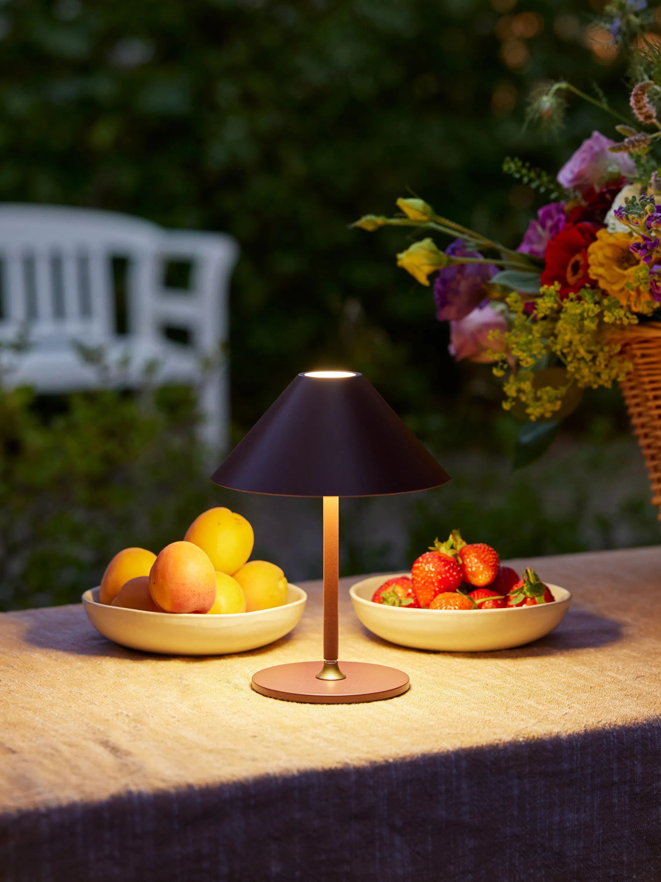 Halo Design Bordlamper Hygge Bordlampe i Maroon, 5