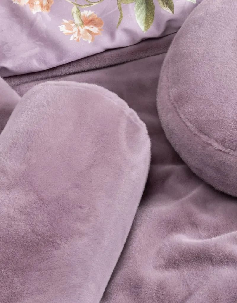 Essenza Pyntepuder Furry Roll Pyntepude i Pale purple, 2