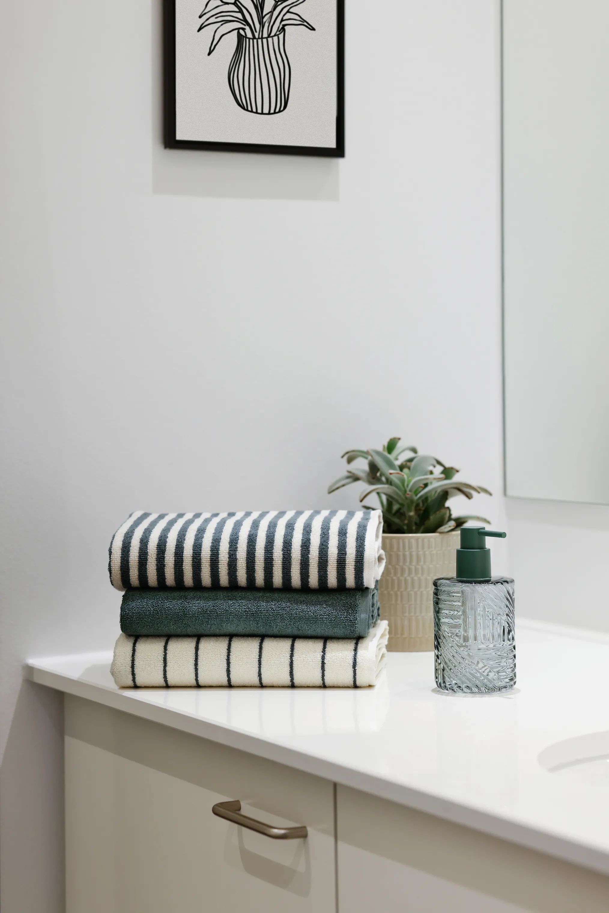 CASA Living Håndklæder Charmant Håndklæde i Grøn bred stribe, B50 x L100 cm, 3