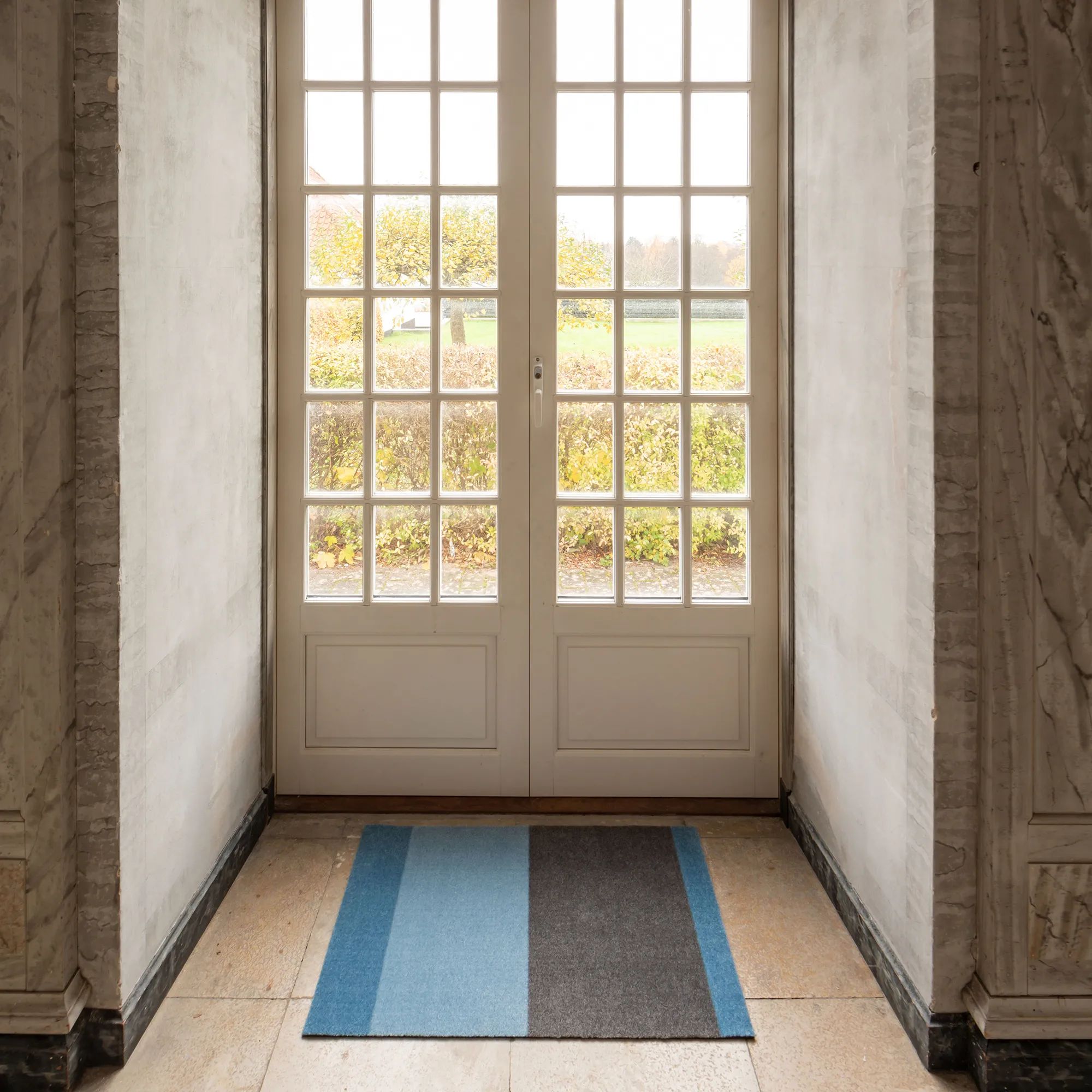 Tica Copenhagen Dørmåtter Stripes Horisontal Gulvmåtte i blå/steelgrey, B60 x L90 cm, 2