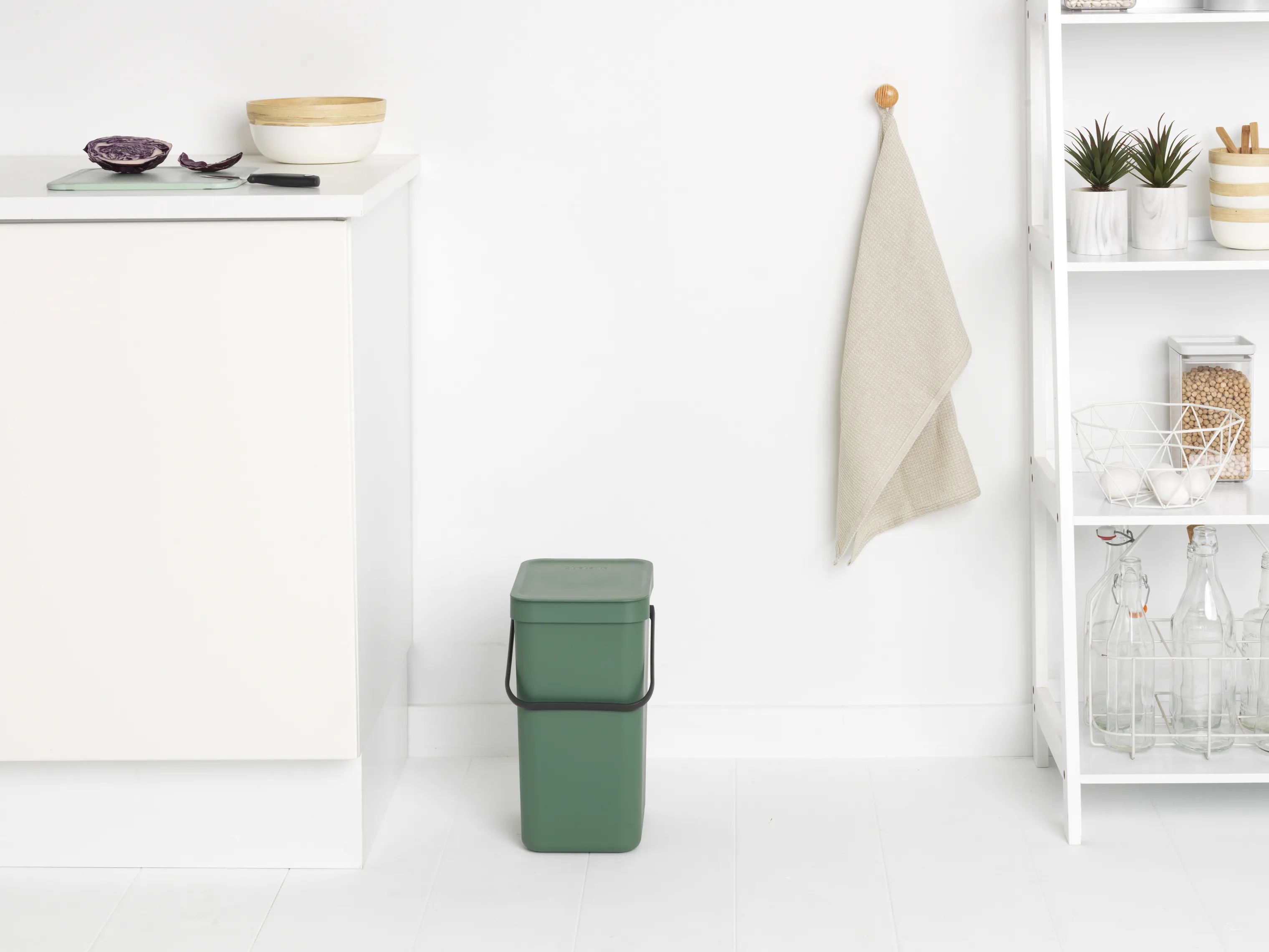 Brabantia Spande uden pedal Sort & Go Affaldsspand i Grøn, 12 L, 2