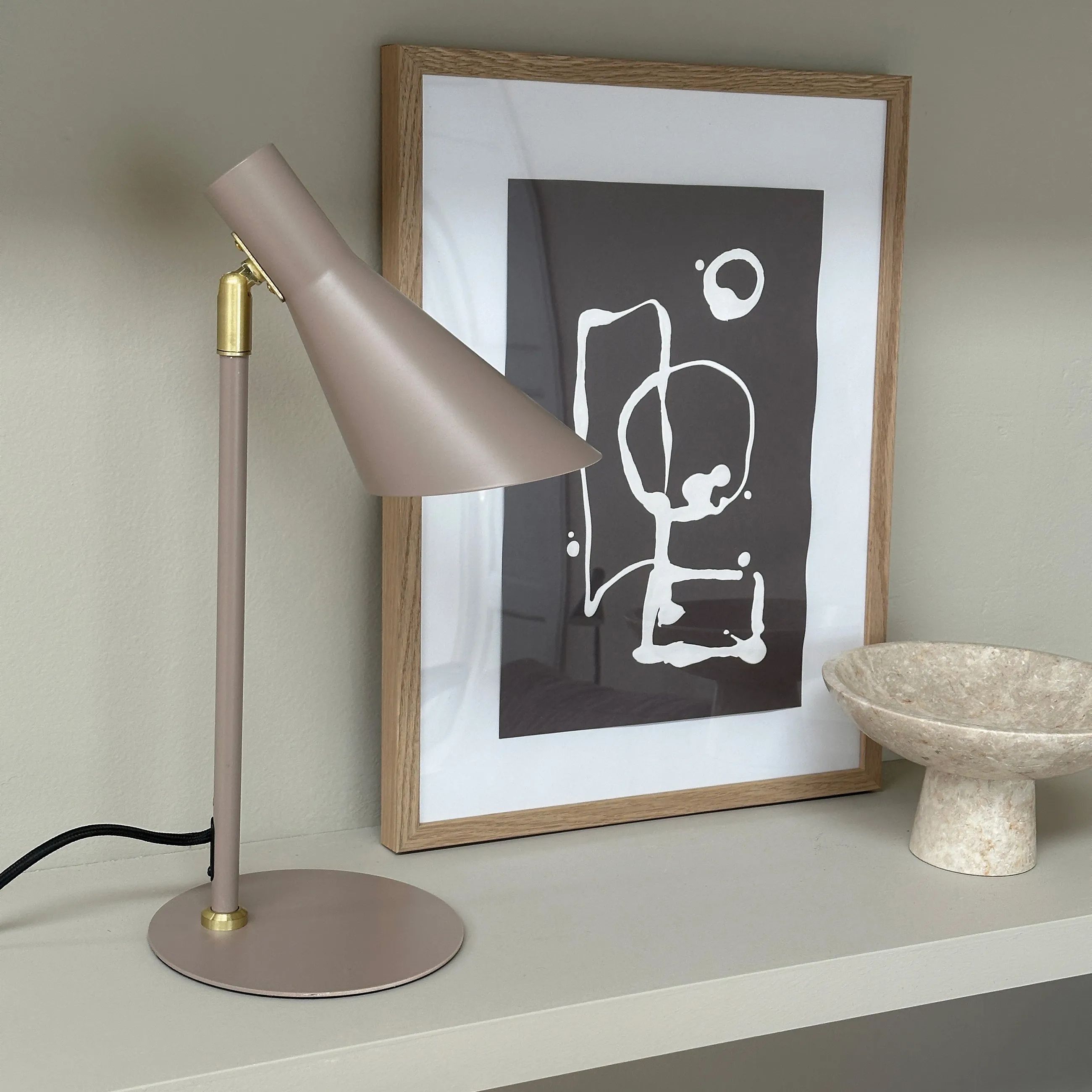 Dyberg Larsen Bordlamper DL12 Bordlampe i Beige/ Messing, H39,5 x Ø20 cm, 3