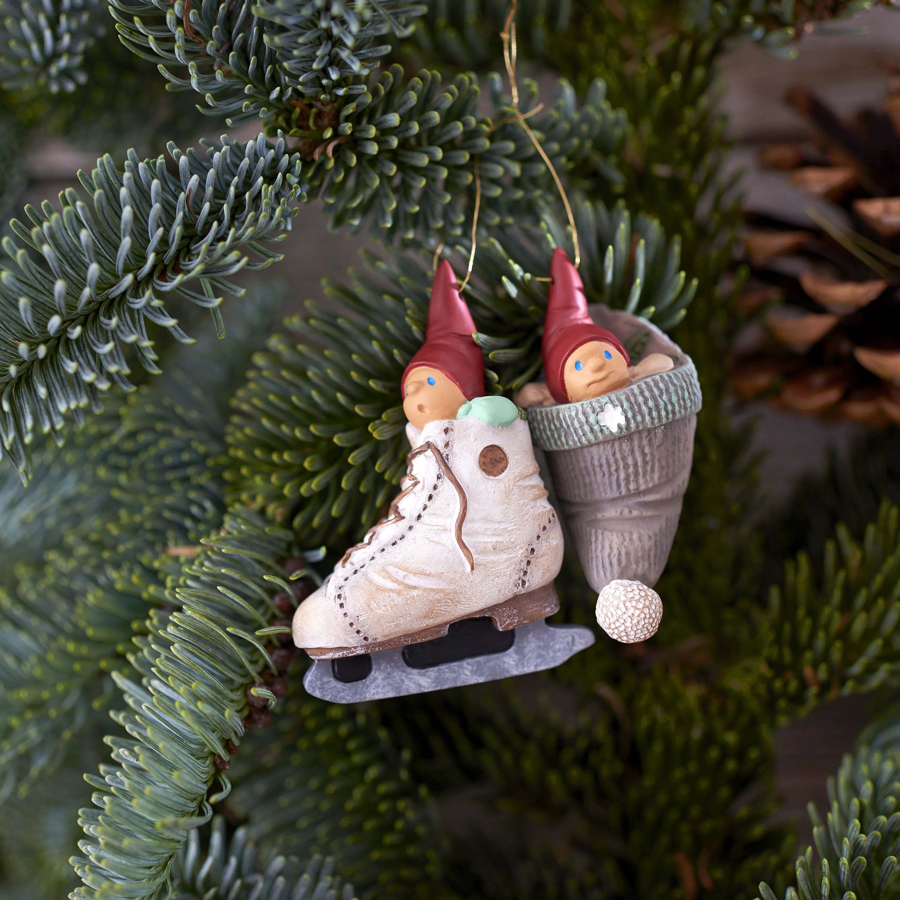 Klarborg Juleophæng Nisserikker 2017 - 2 stk. i Grå/ Rød, 6 cm, 2