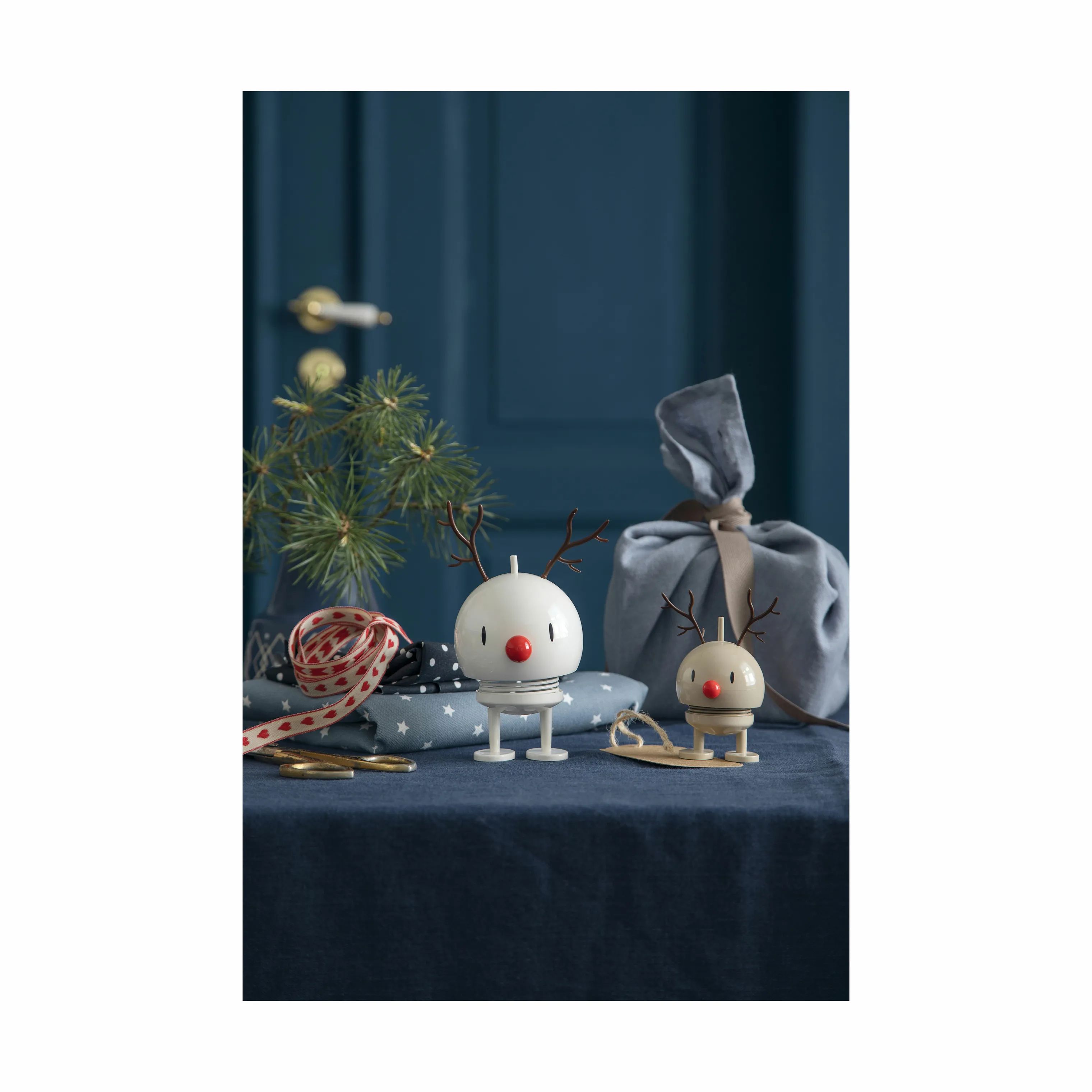 Hoptimist Dyrefigurer Christmas Bumble - Rensdyr i White, 14 cm, 2