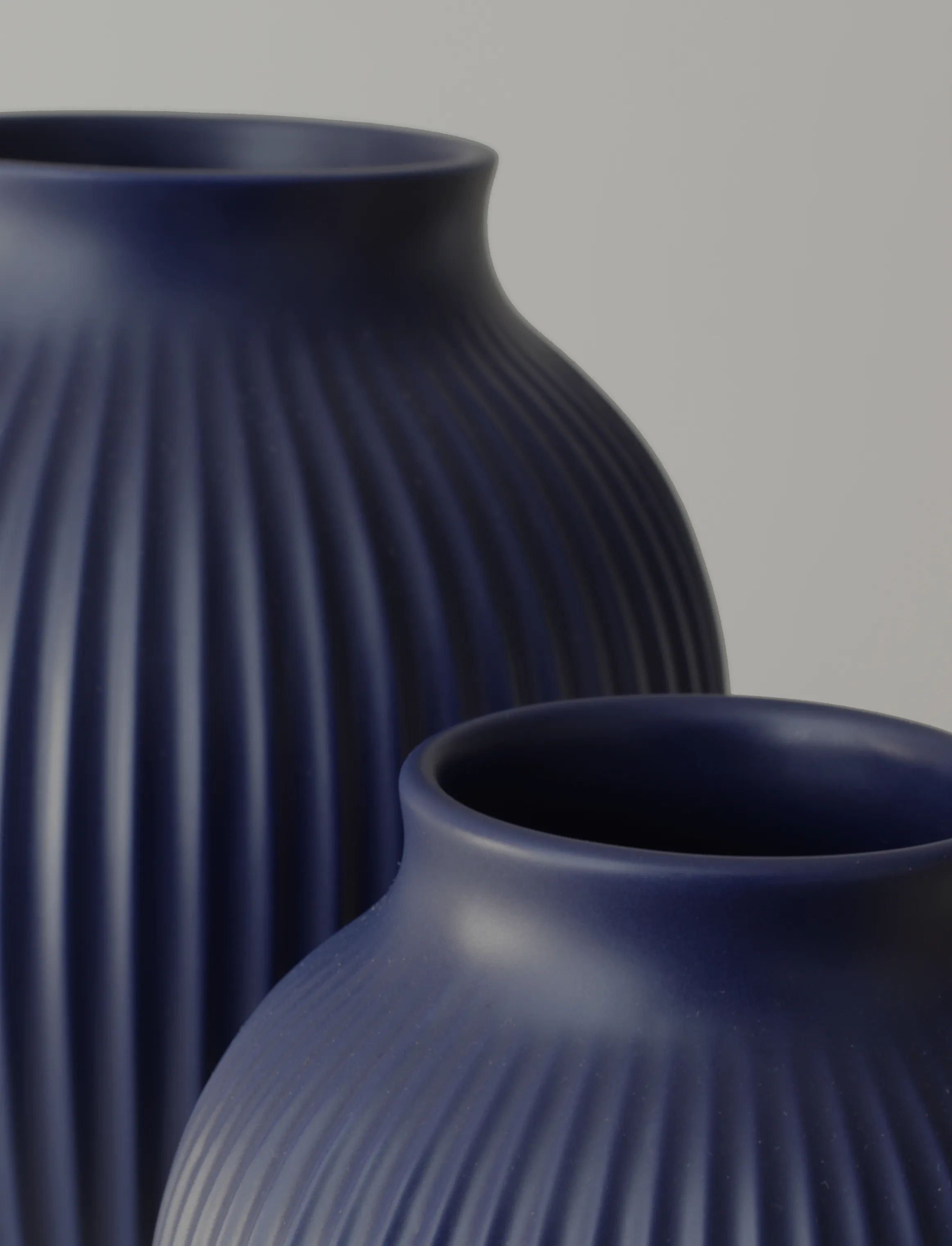 Knabstrup Keramik Vaser Ripple Vase i dark blue, 20 cm, 2