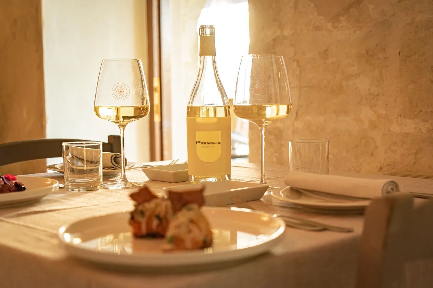 Menhir Salento Vin Pass O Fiano Hvidvin i Hvid, 2