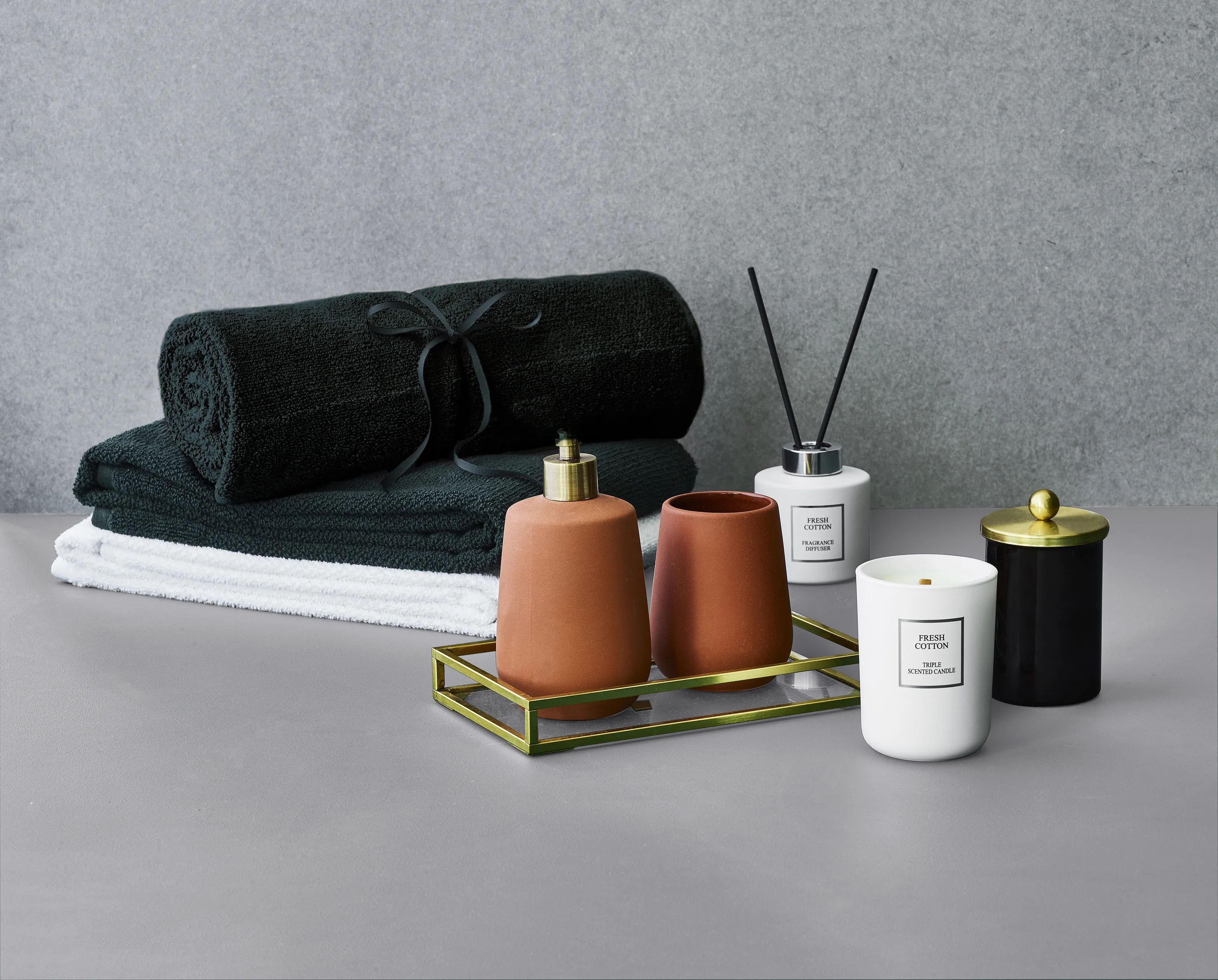CASA Living Håndklæder Basic Håndklæde i Nålegrøn, B100 x L150 cm, 2