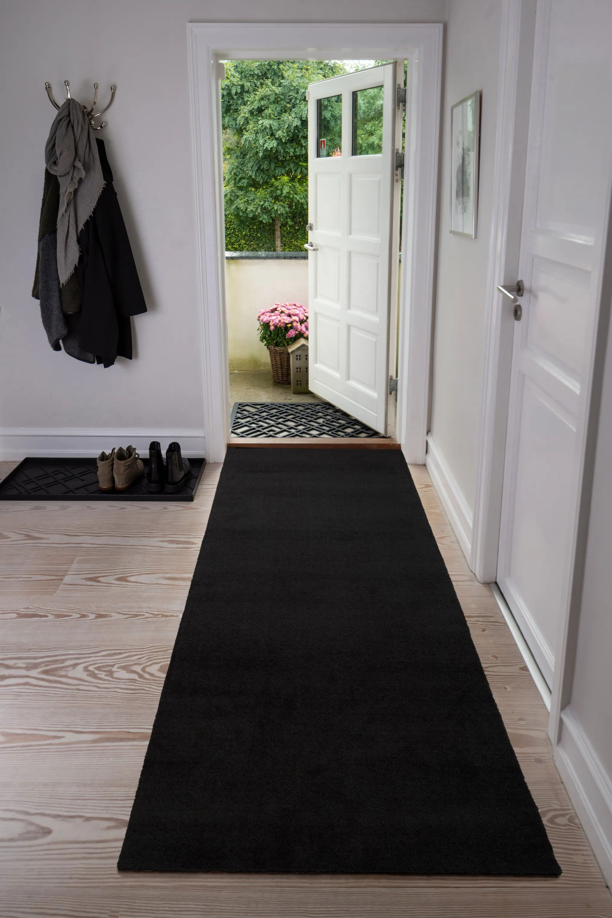 Tica Copenhagen Gulvtæpper Uni Color Gulvtæppe i Sort , B90 x L200 cm, 4