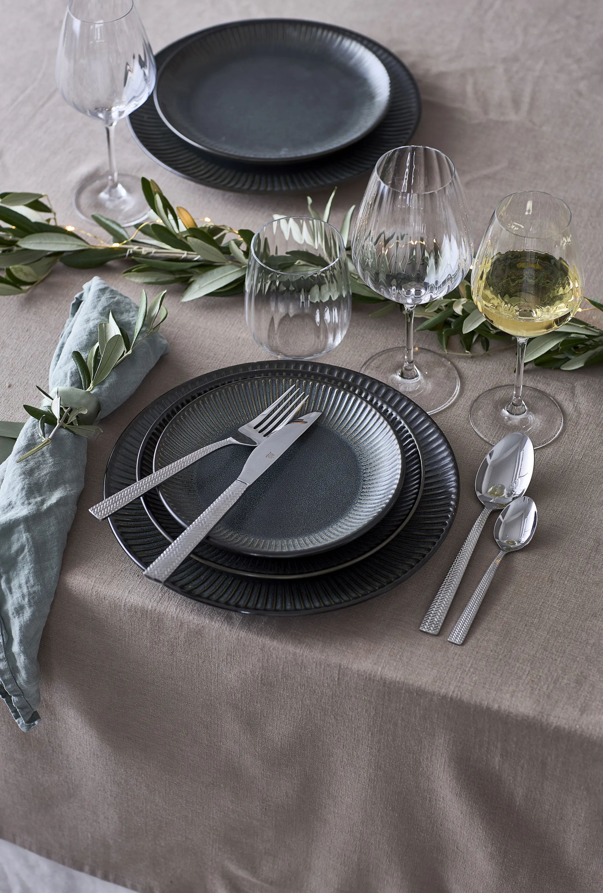 CASA Living Frokosttallerkener Sofia Riflet Tallerken i Grå, 22 cm, 2