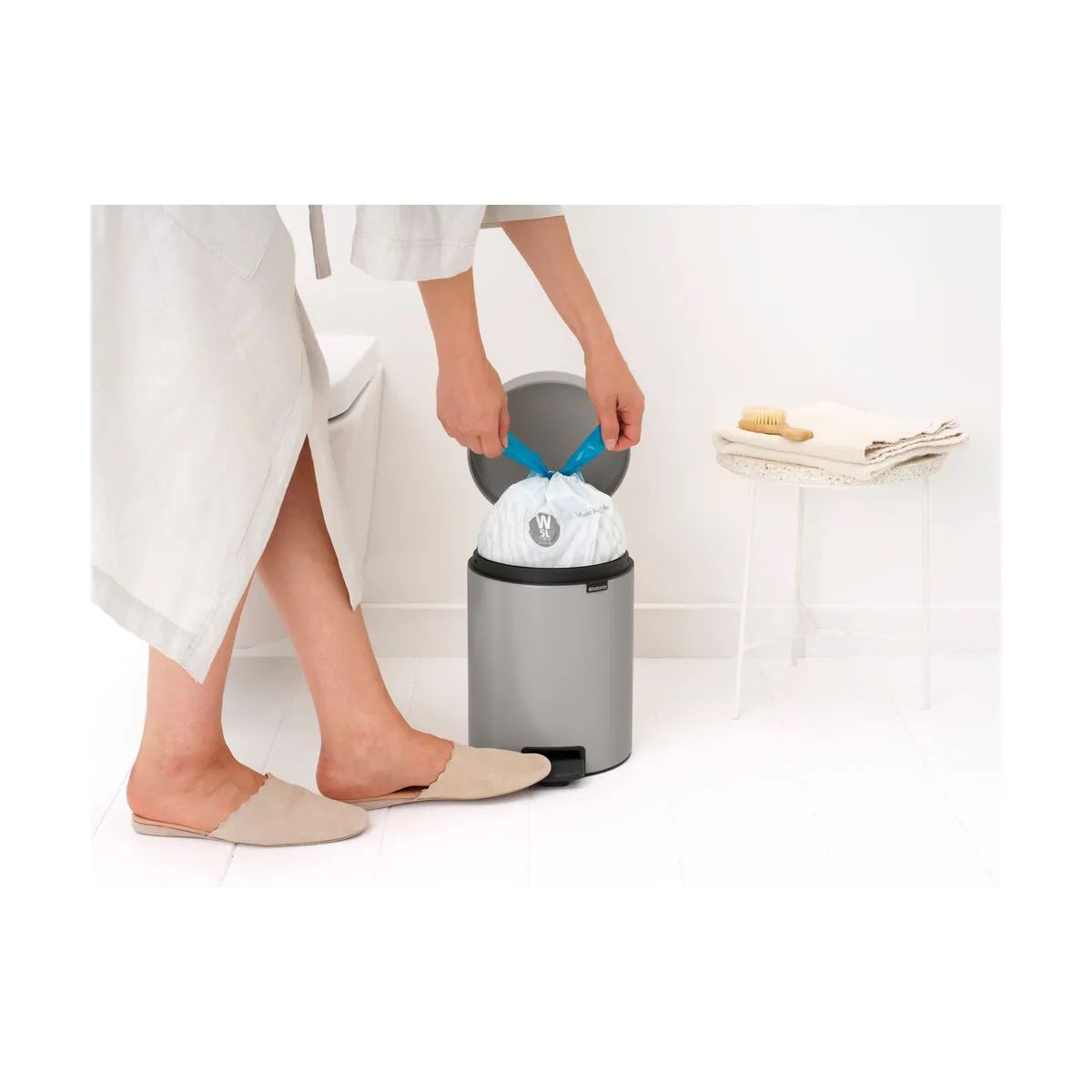 Brabantia Toiletspande NewIcon Pedalspand i Soft Grey, 5 L, 3