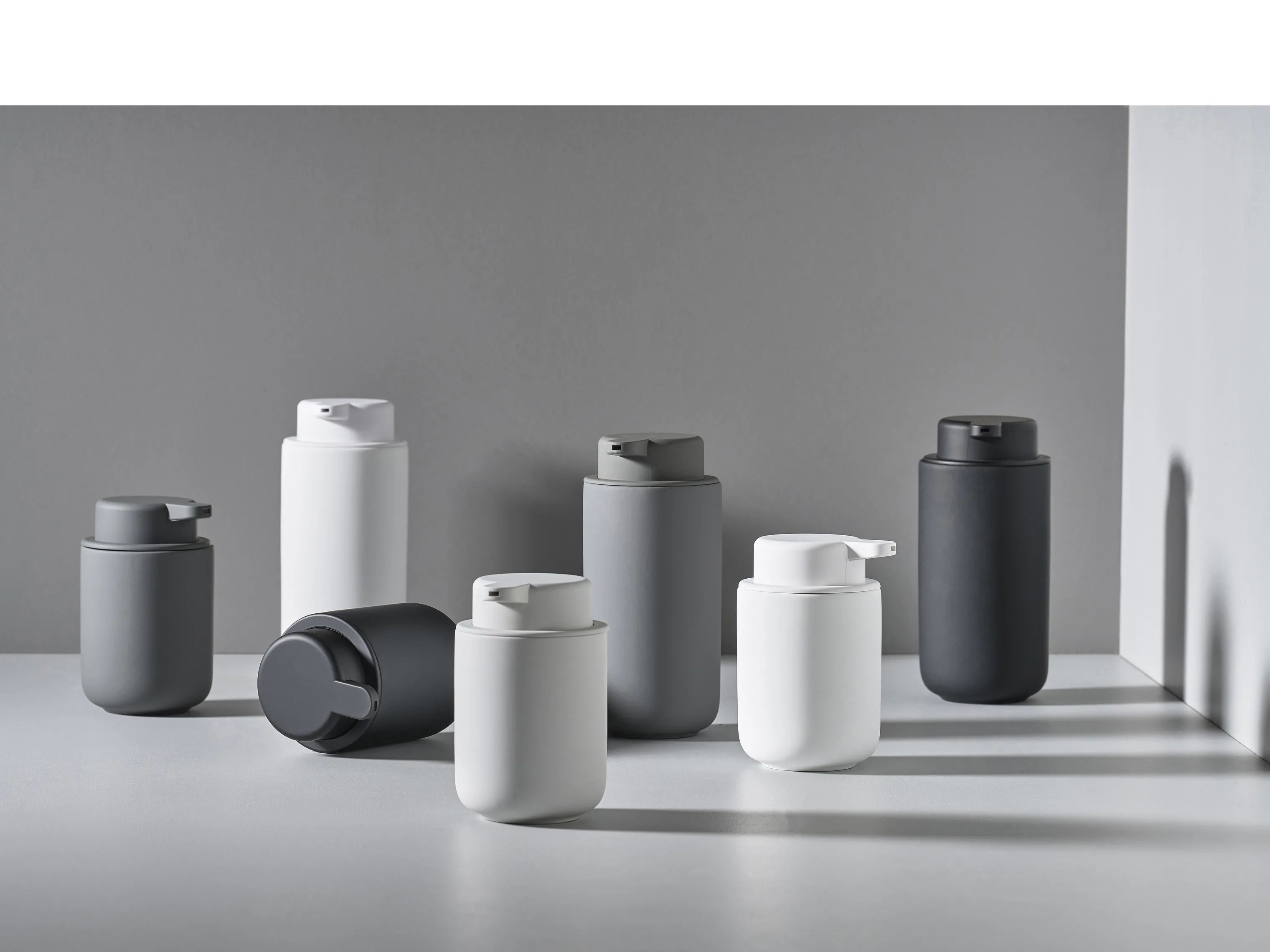 Zone Sæbedispensere Ume Sæbedispenser i Soft Grey, 12,5 cm, 2
