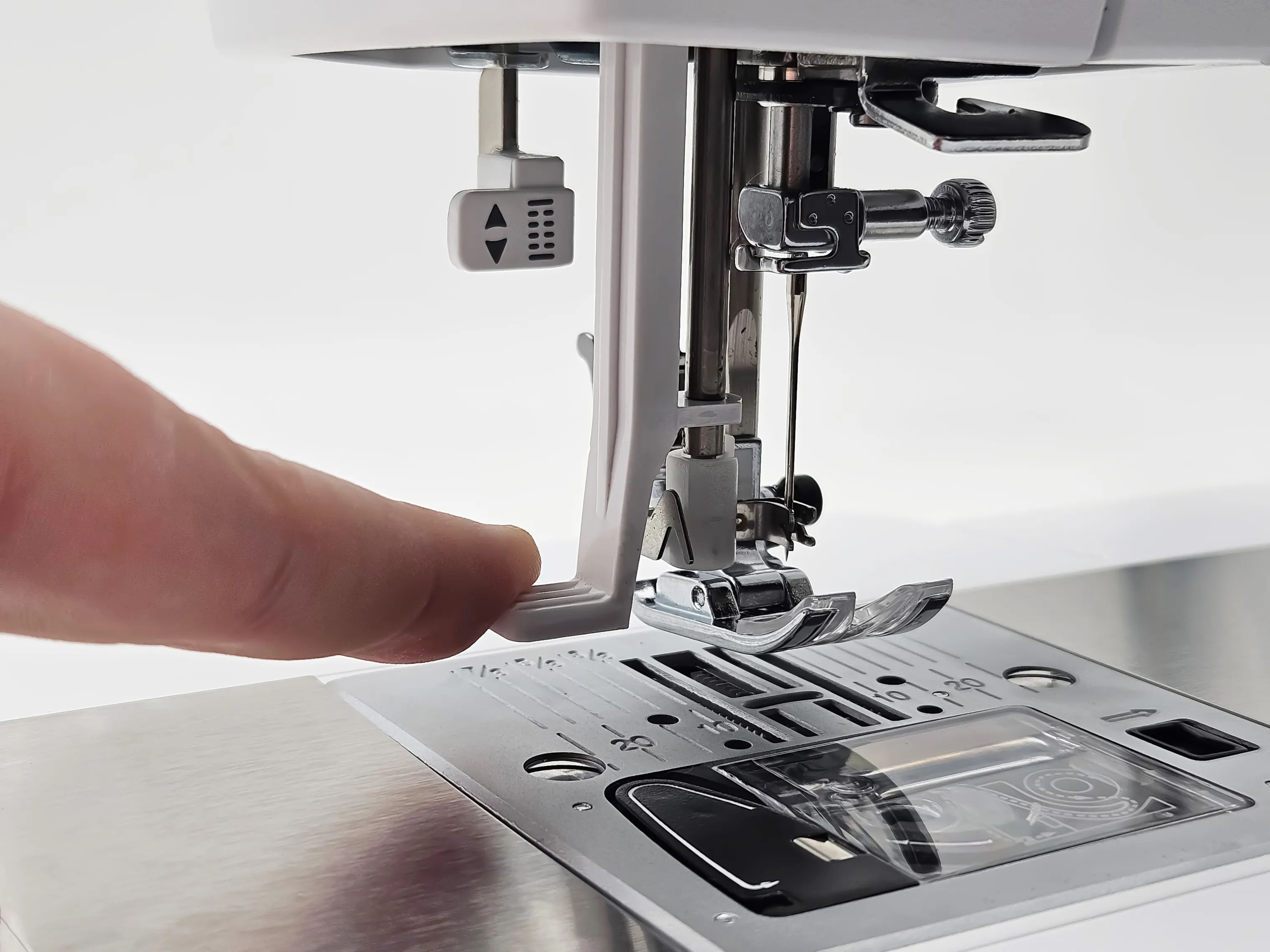 VERITAS Symaskiner Powerstitch 32 Titan Overlock i Hvid, 2