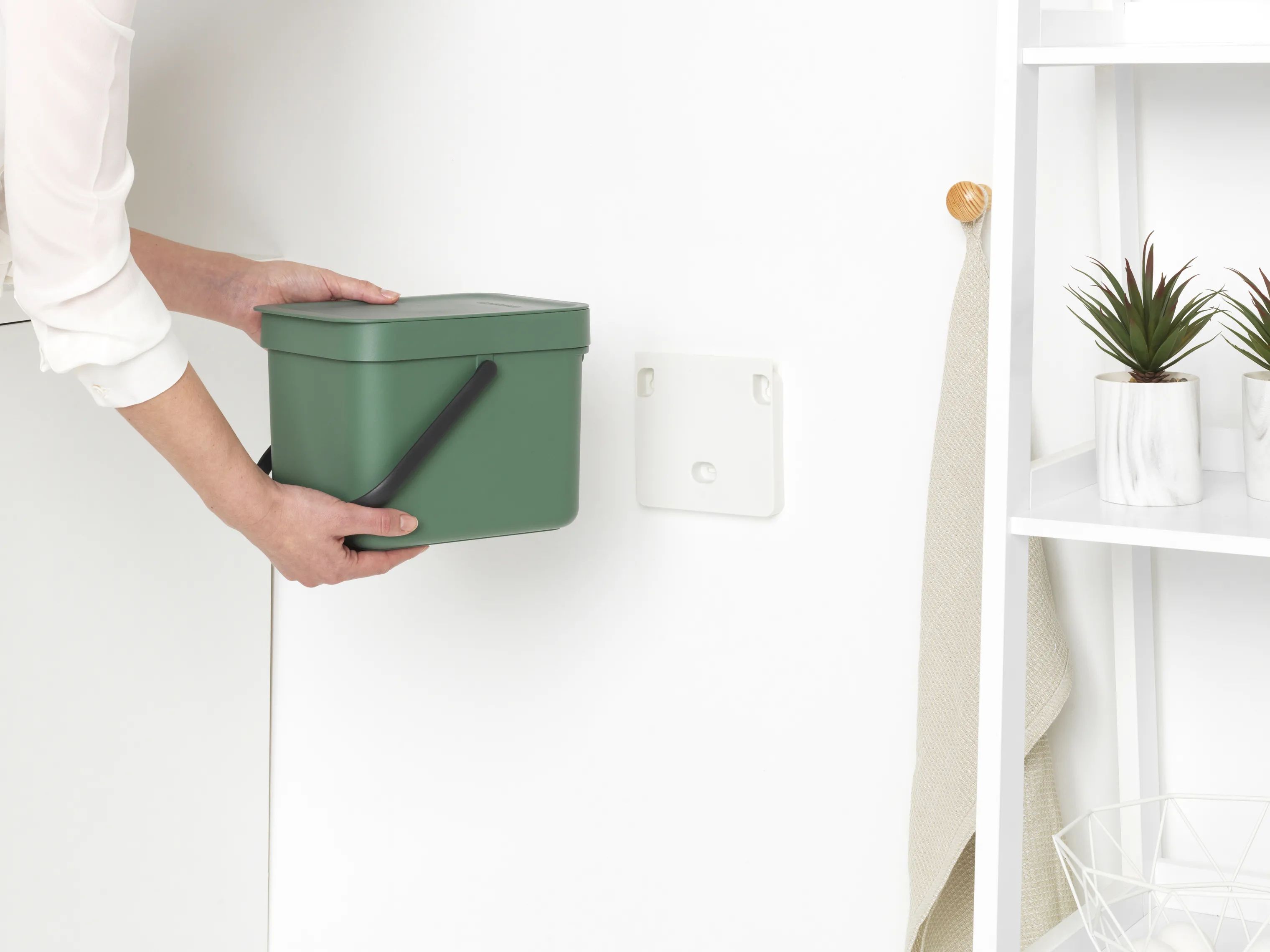 Brabantia Spande uden pedal Sort & Go Affaldsspand i Grøn, 6 L, 3