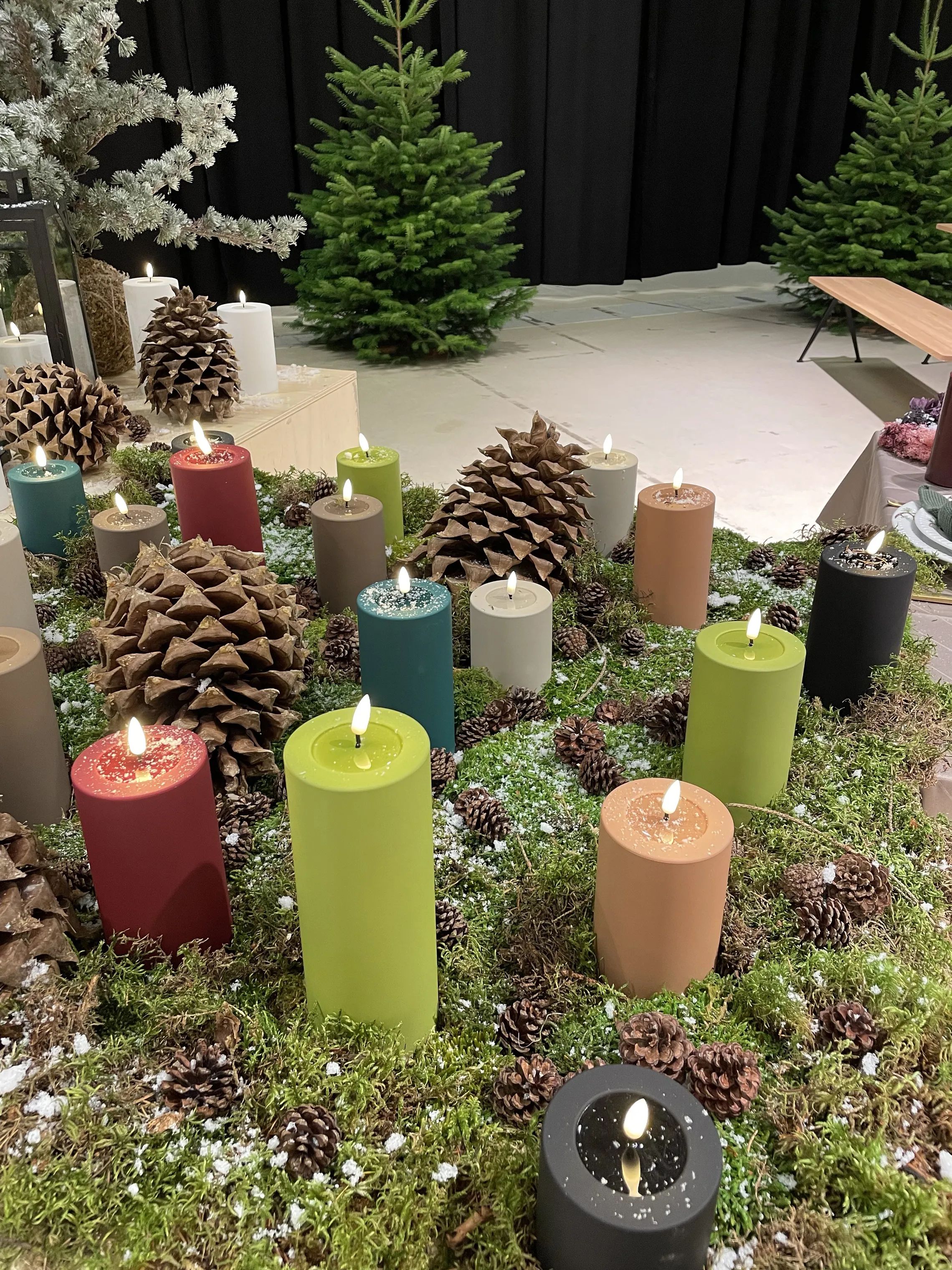 Deluxe Homeart LED-lys Real Flame LED Udendørs Bloklys i Oliven Grøn, 15 cm, 2