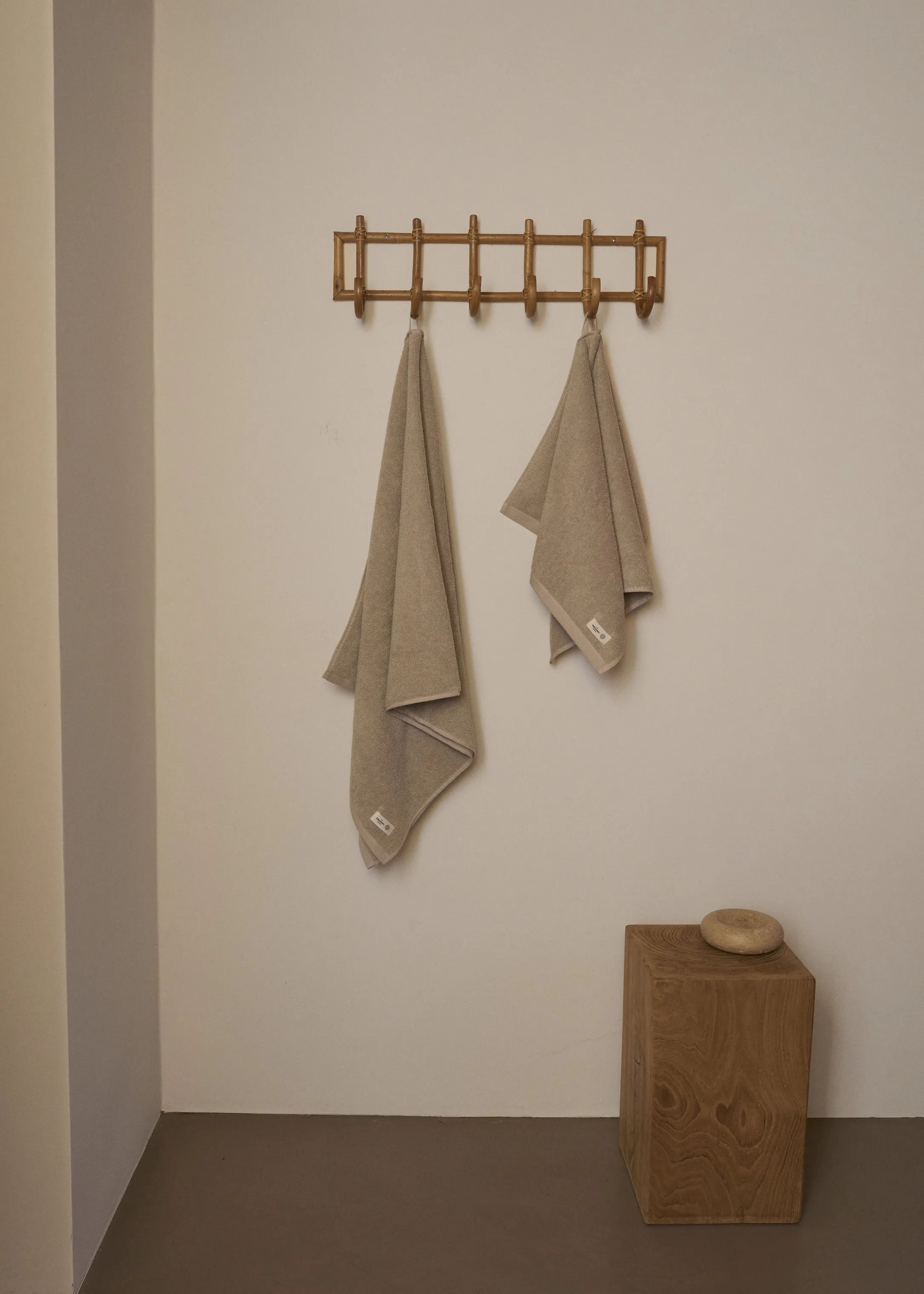 The Organic Company Håndklæder MILD Badehåndklæde i Beige, 140 cm, 3