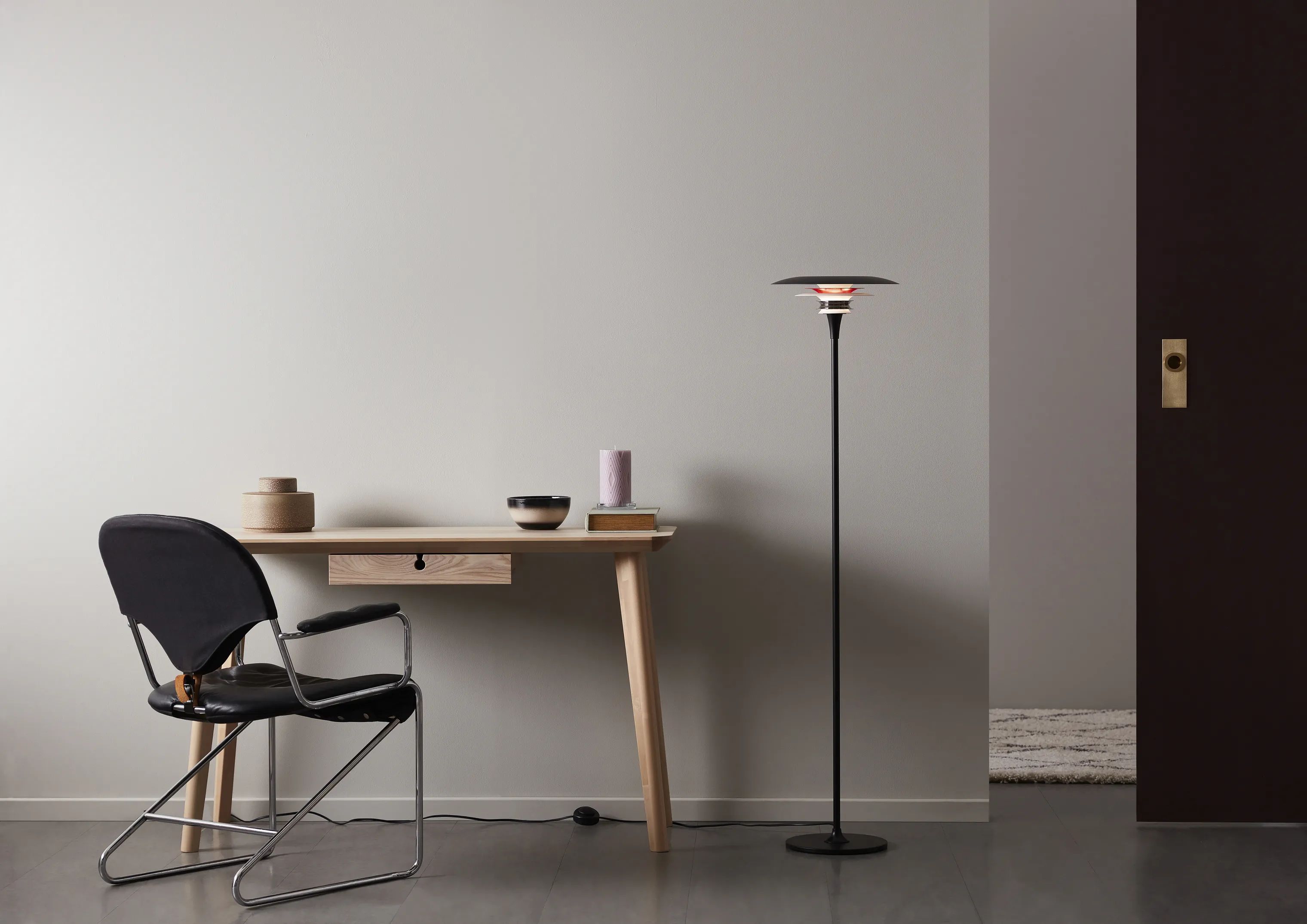 Belid Gulvlamper Diablo Gulvlampe i Mat sort/rød, 2