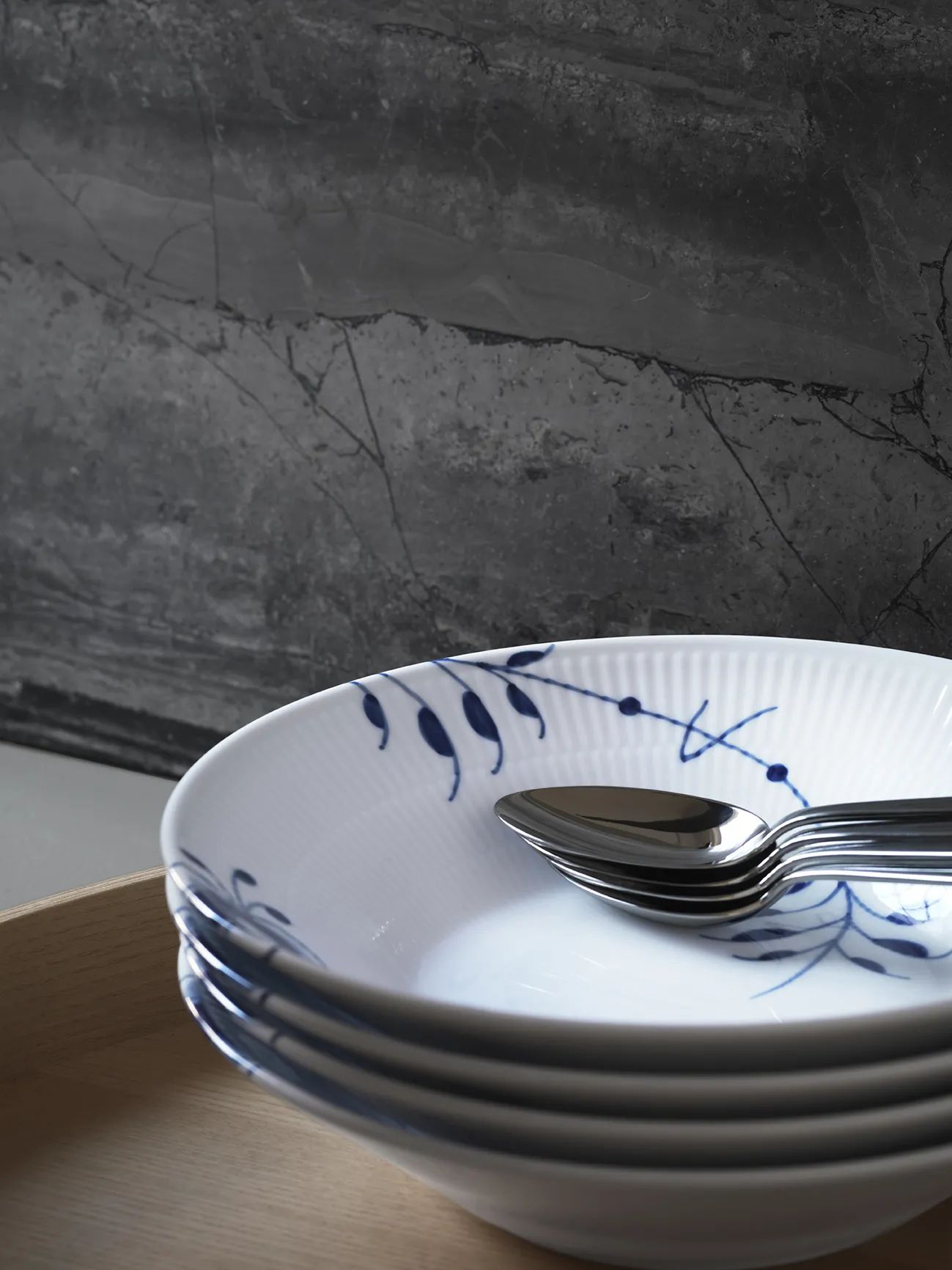 Royal Copenhagen Dybe tallerkener Blå Mega Riflet Dyb Tallerken i 17 cm, 6