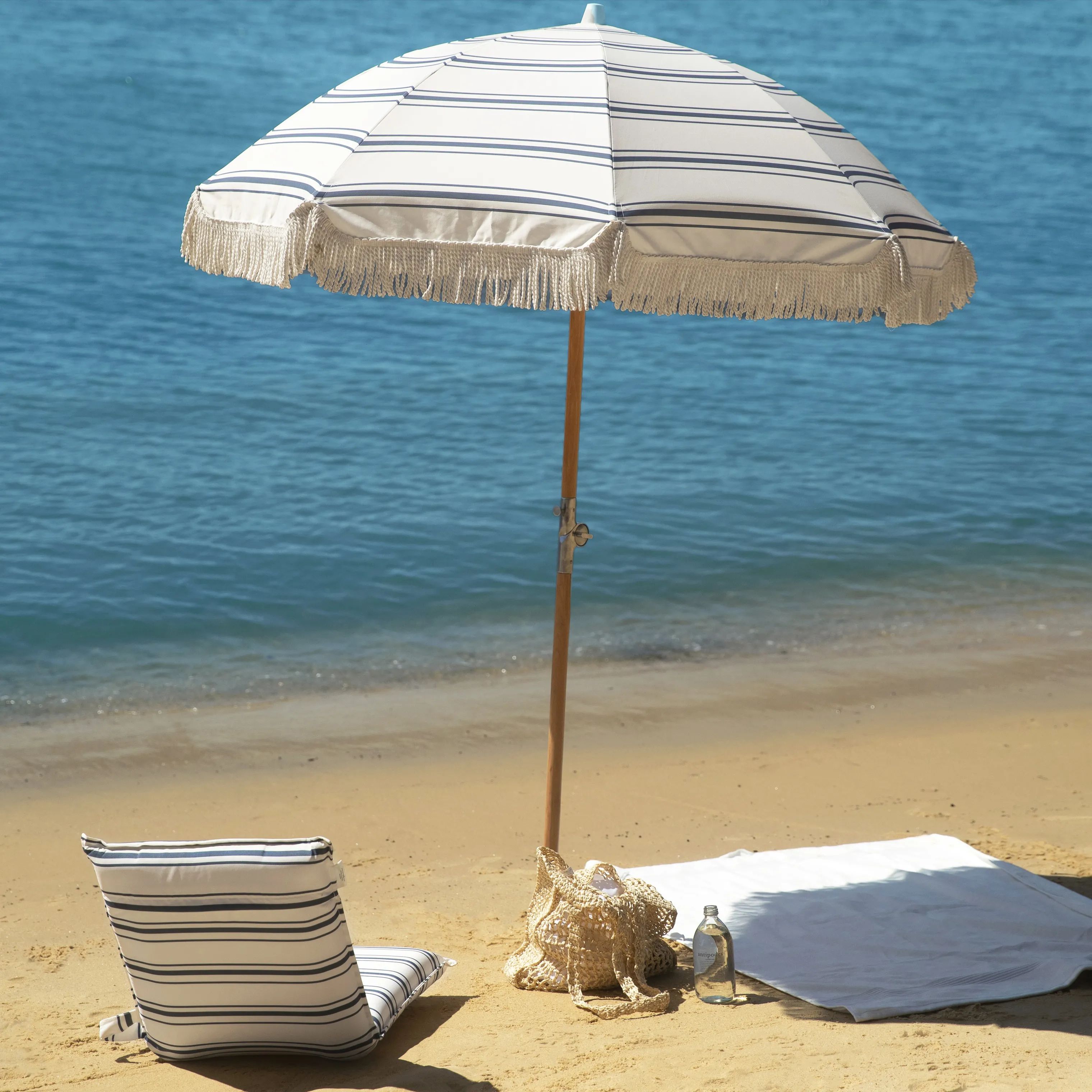 Sunnylife Parasoller Core The Vacay Parasol i blå/hvid, 3
