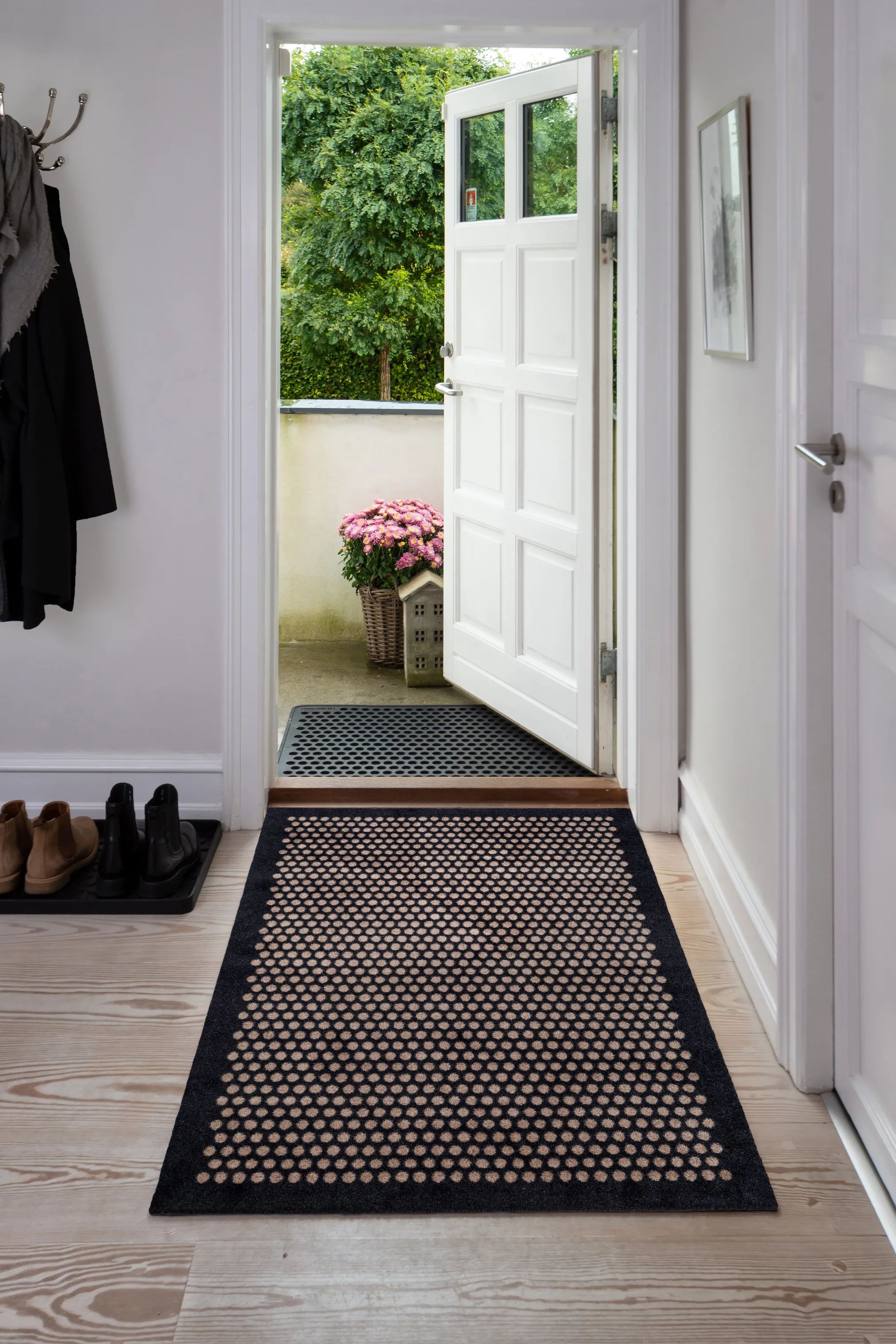Tica Copenhagen Gulvtæpper Dot Gulvtæppe i Sort/sand, B90 x L130 cm, 3