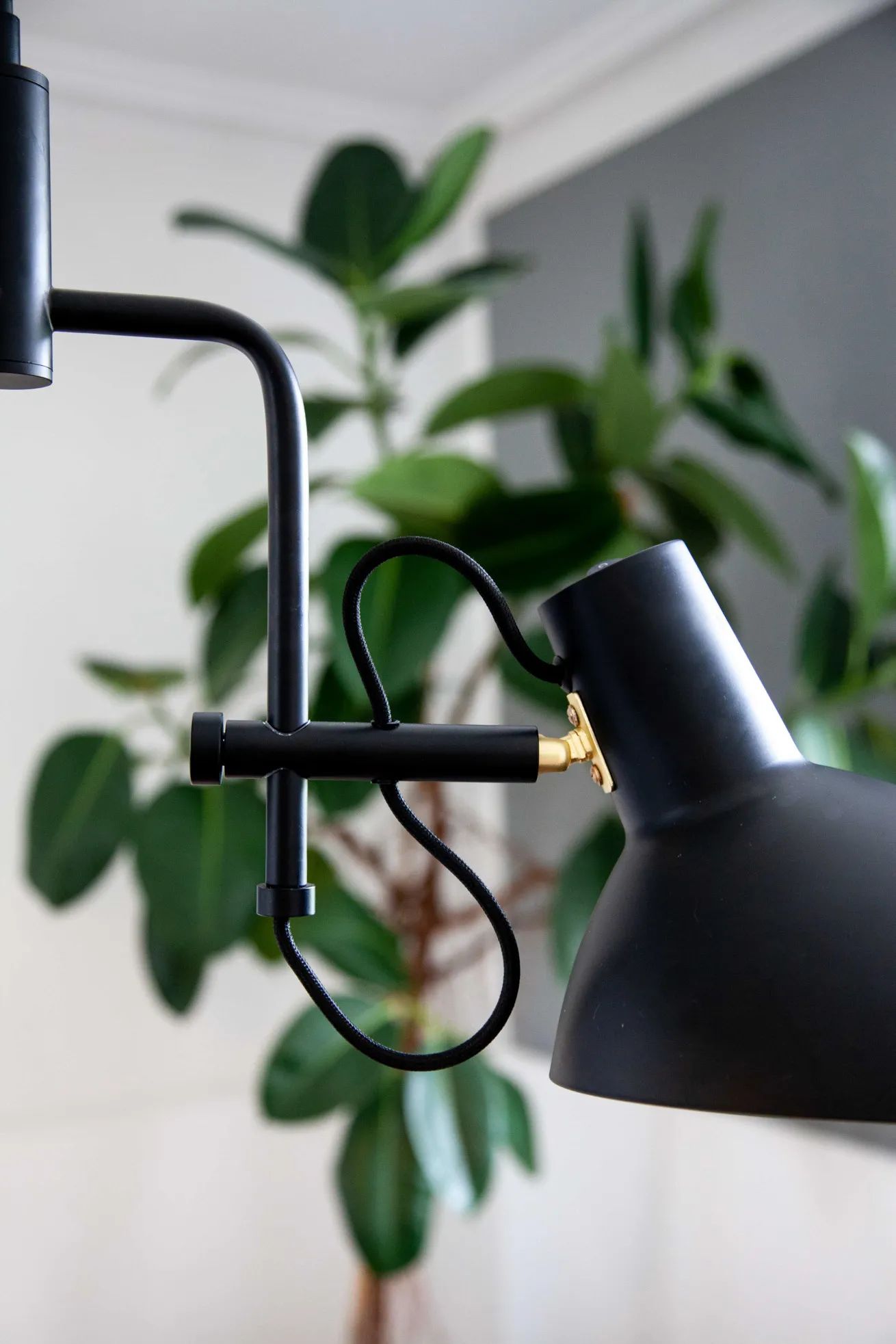Halo Design Pendler Metropole Lysekrone i Sort, 3