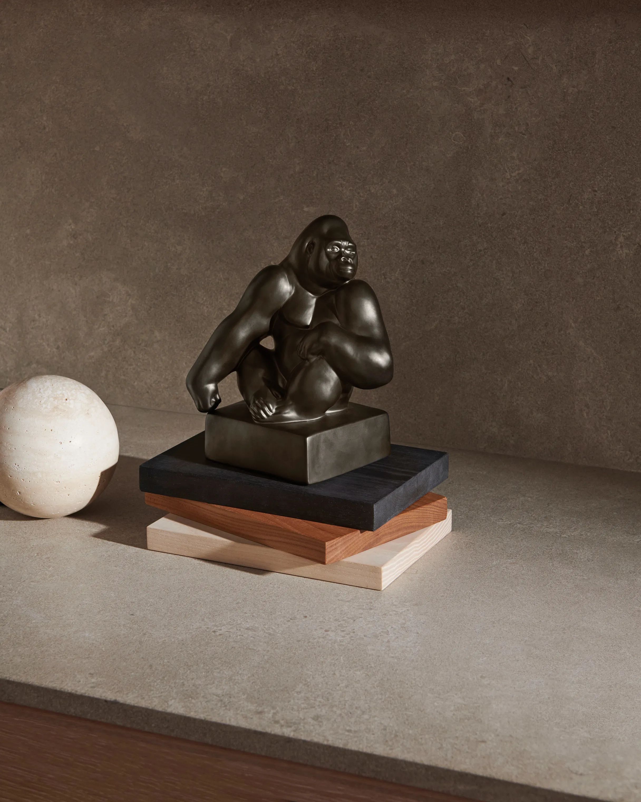 Royal Copenhagen Dyrefigurer Figurine Gorilla i Sort, 2