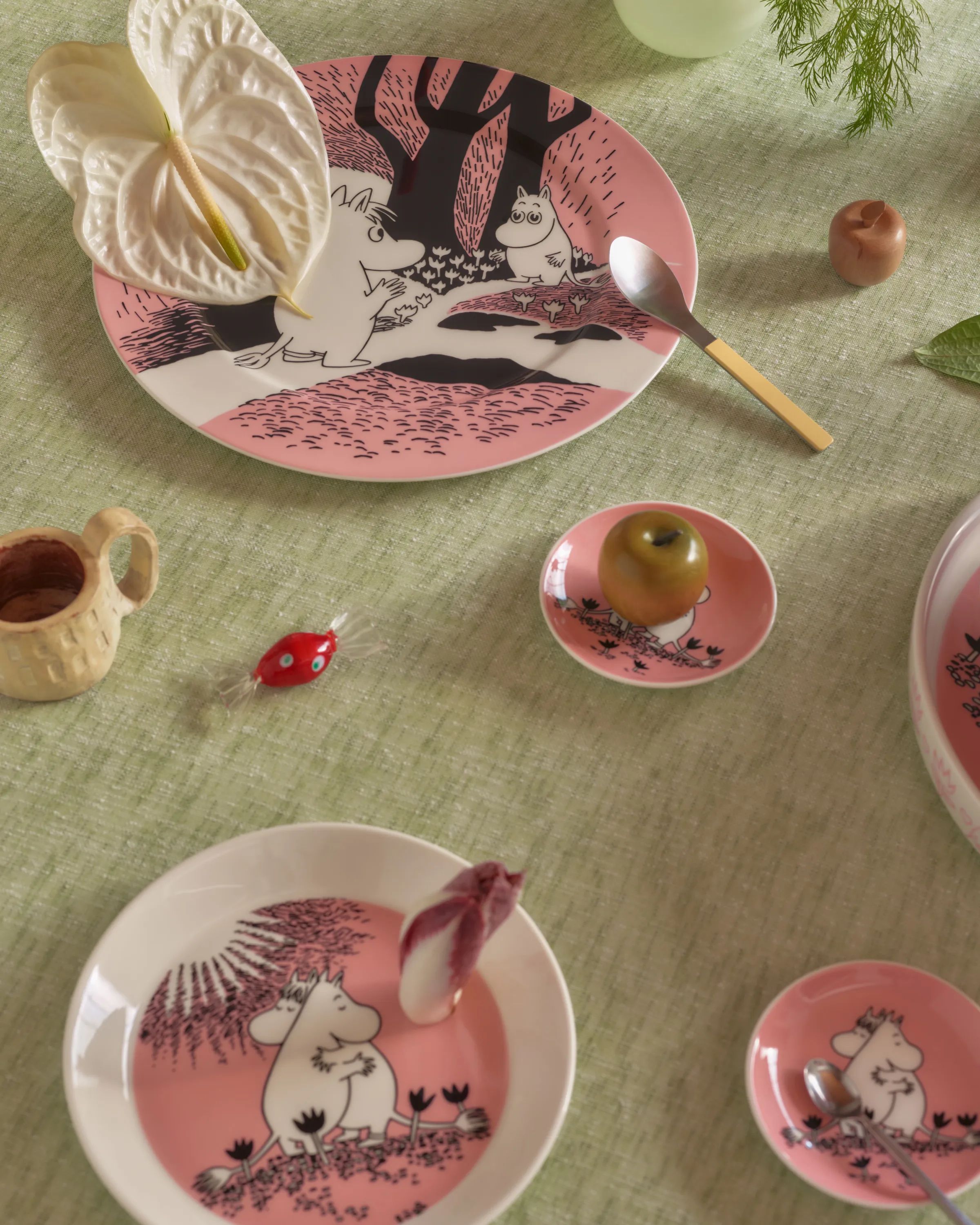 Moomin Arabia Frokosttallerkener Kærlighed 30 år Jubilæumstallerken i Lyserød, 3