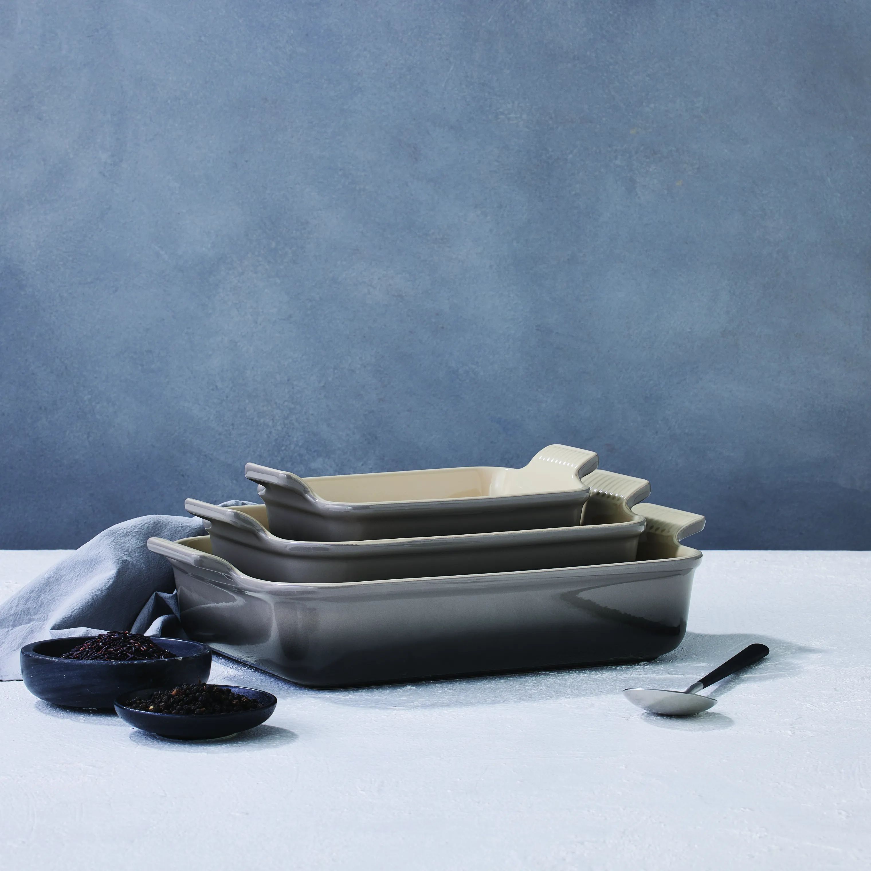 Le Creuset Ovnfaste fade Signature Heritage Ovnfast Fad i Flint, B15 x L24 cm, 3