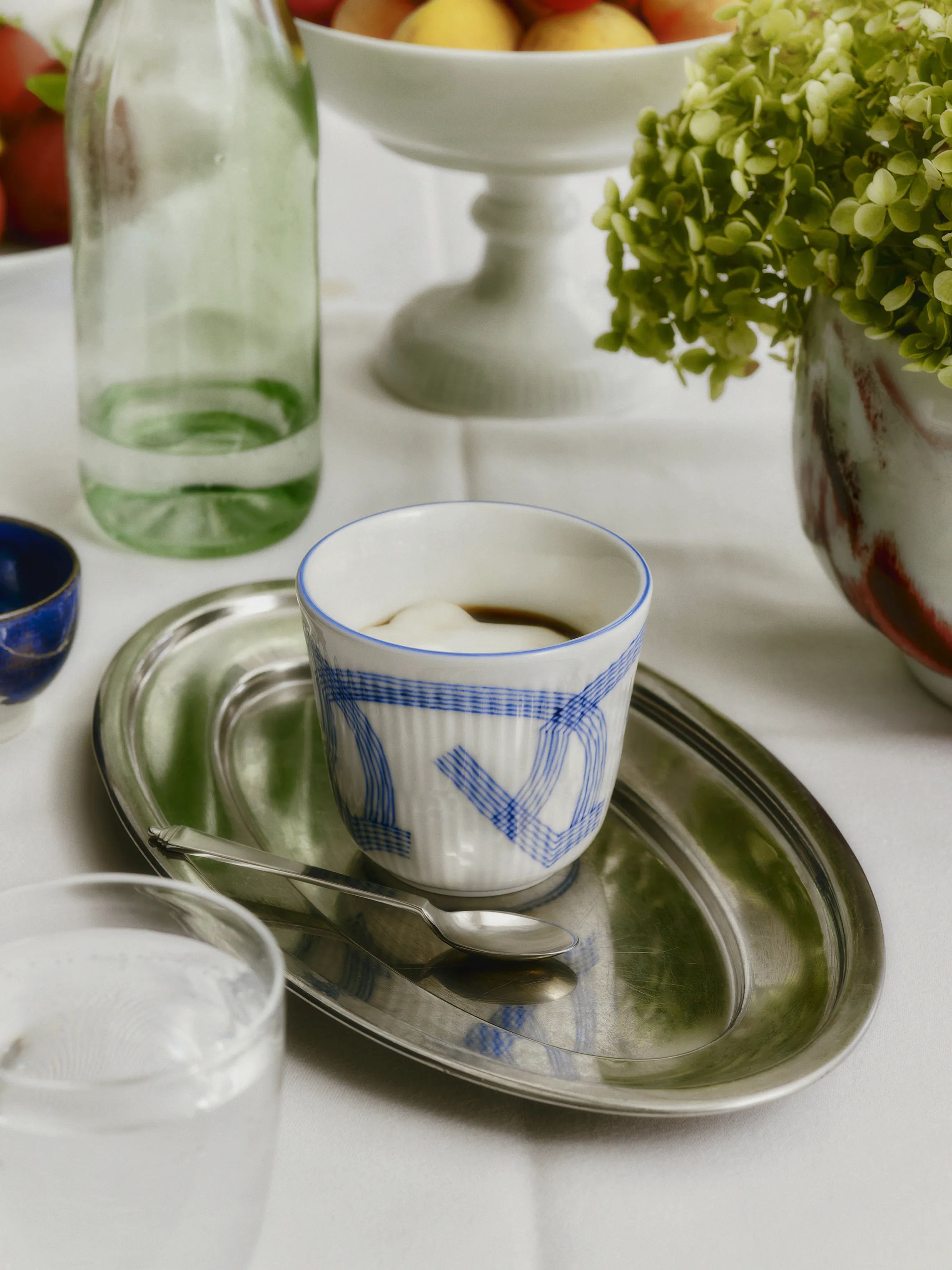 Royal Copenhagen Krus og kopper uden hank Motif Termokrus i Koboltblå/hvid, 2
