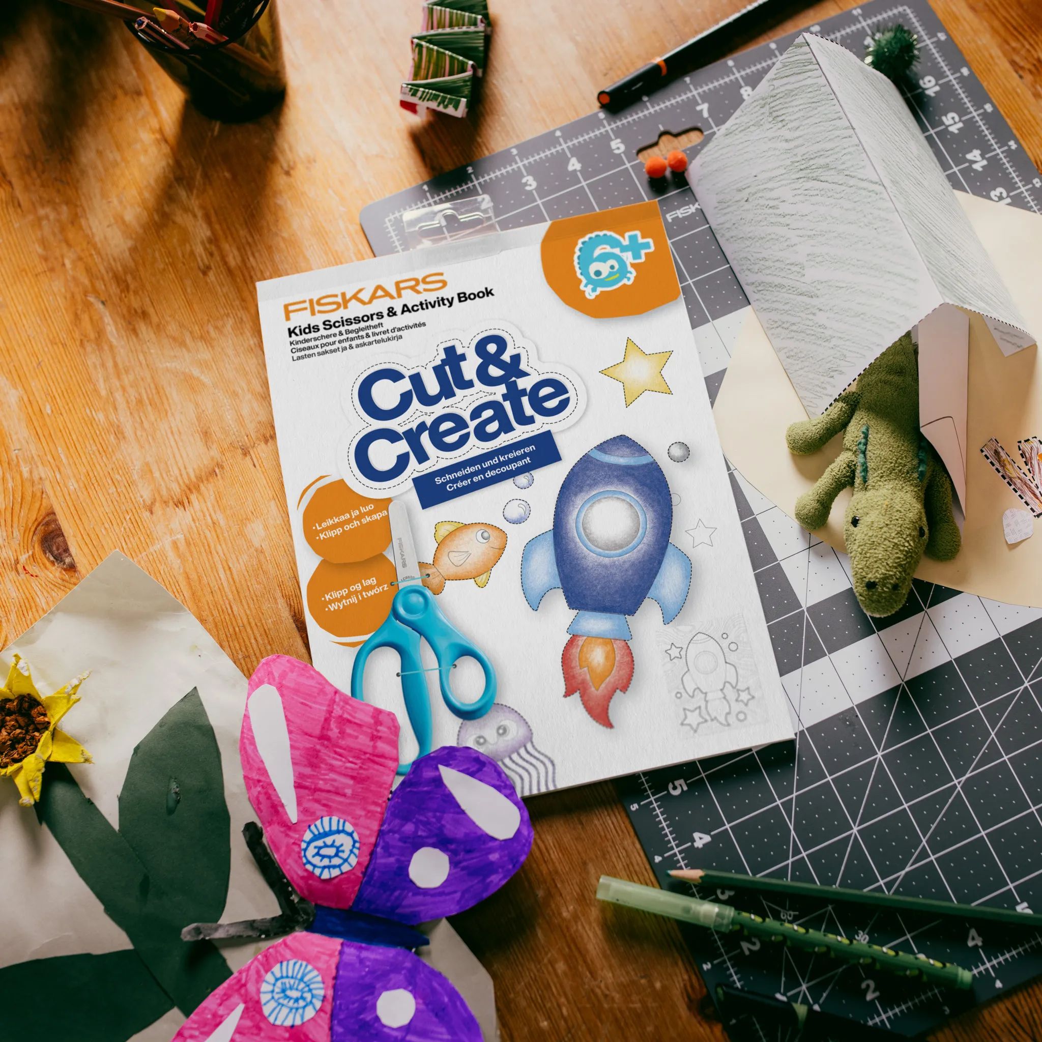 Fiskars Øvrige bøger Cut & Learn Aktivitetsbog m. saks - 6 år i Multifarvet, 2