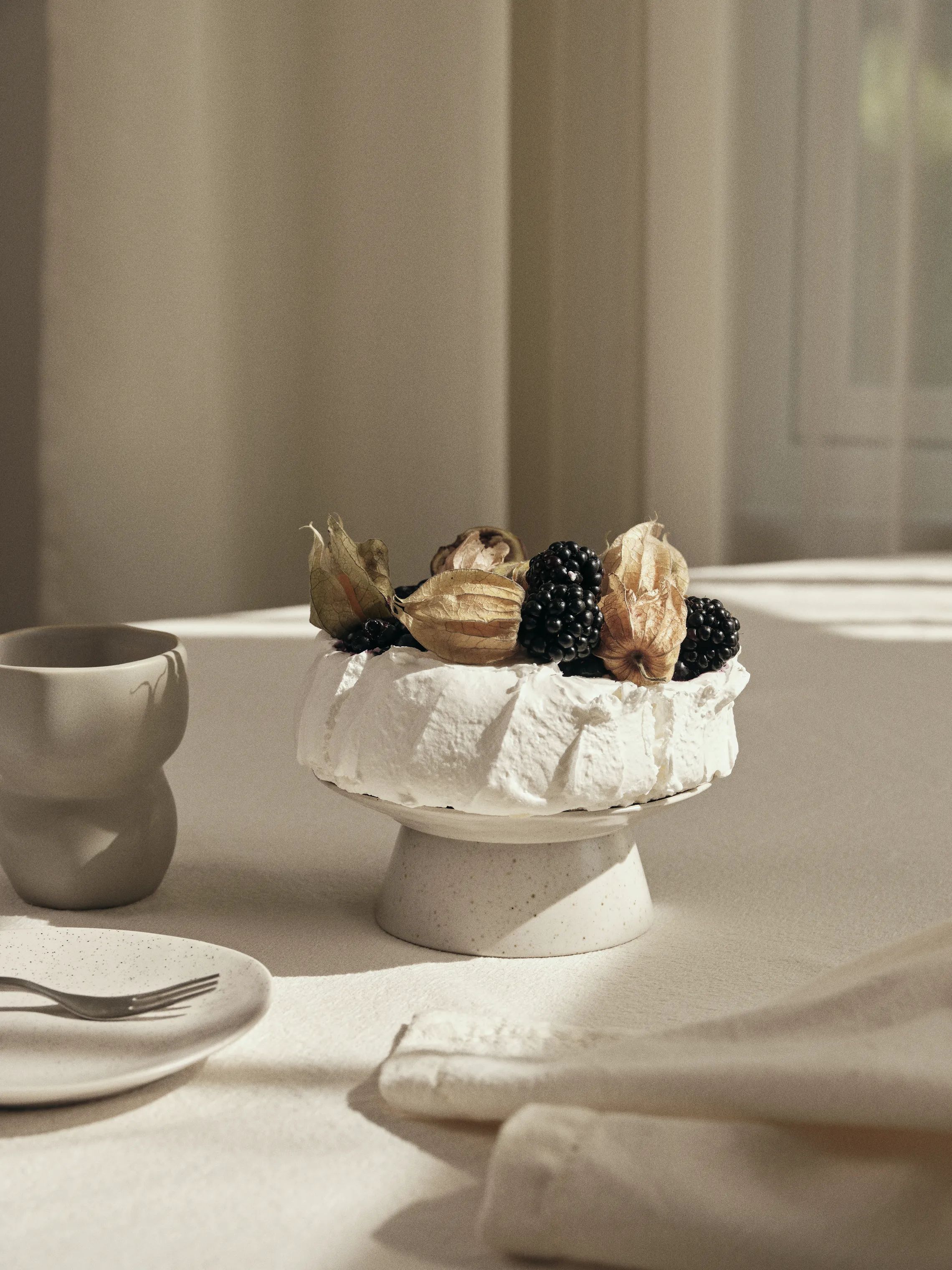 Broste Copenhagen Lagkagefade NORDIC SAND Nordic Vanilla Kagefad i Cream w. grains, 2