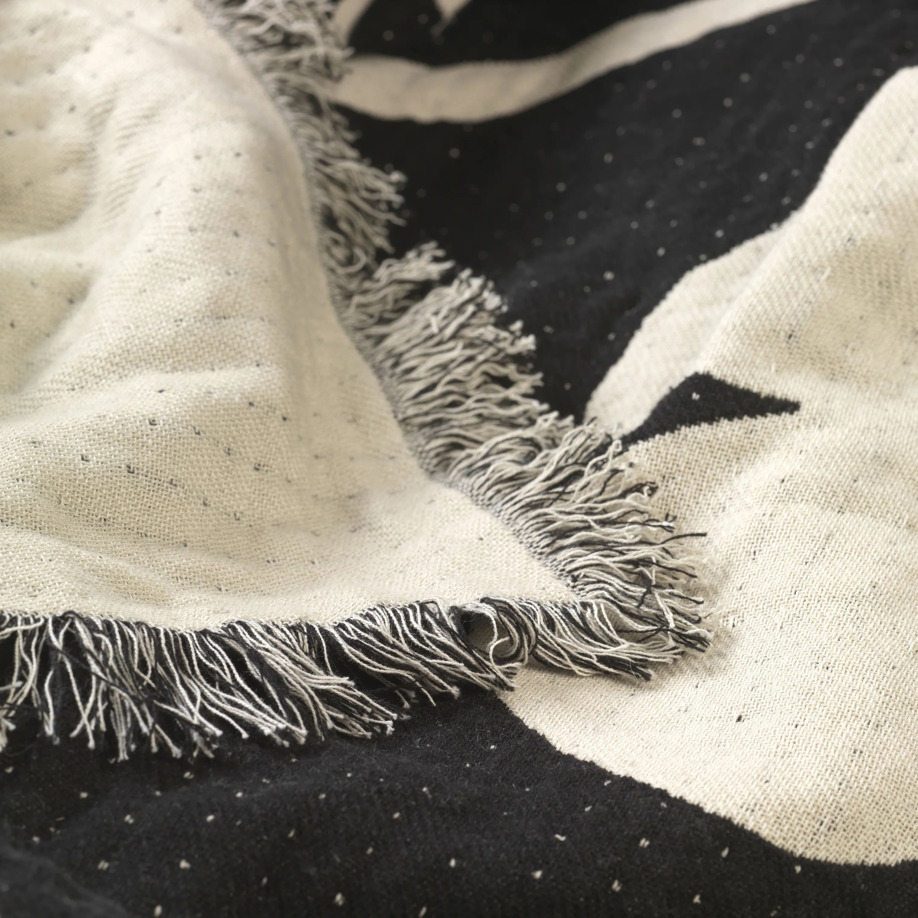 Broste Copenhagen Plaider Rosita Plaid i Black, 3