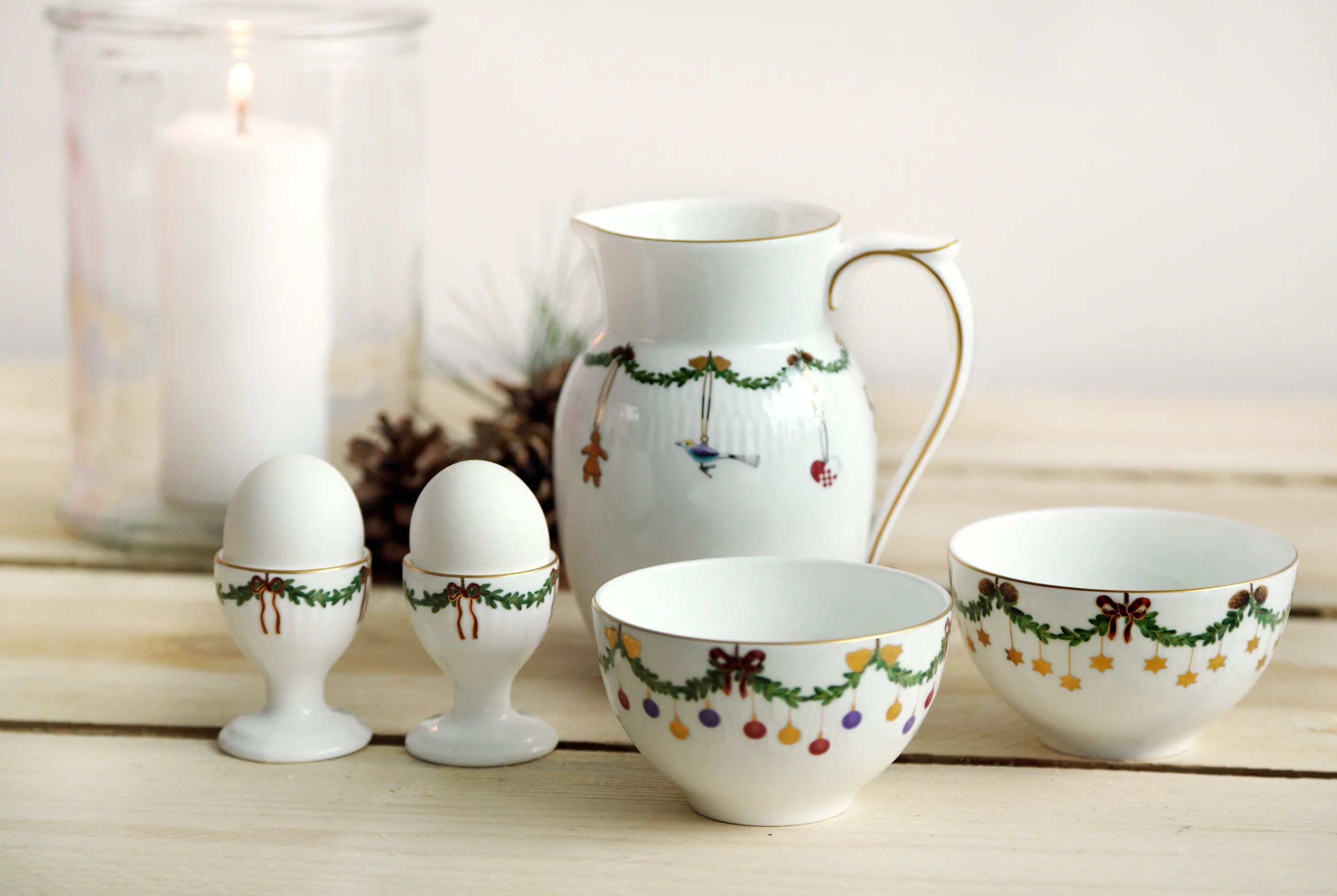 Royal Copenhagen Serveringskander Stjerne Riflet Jul Kande i 90 cl, 2