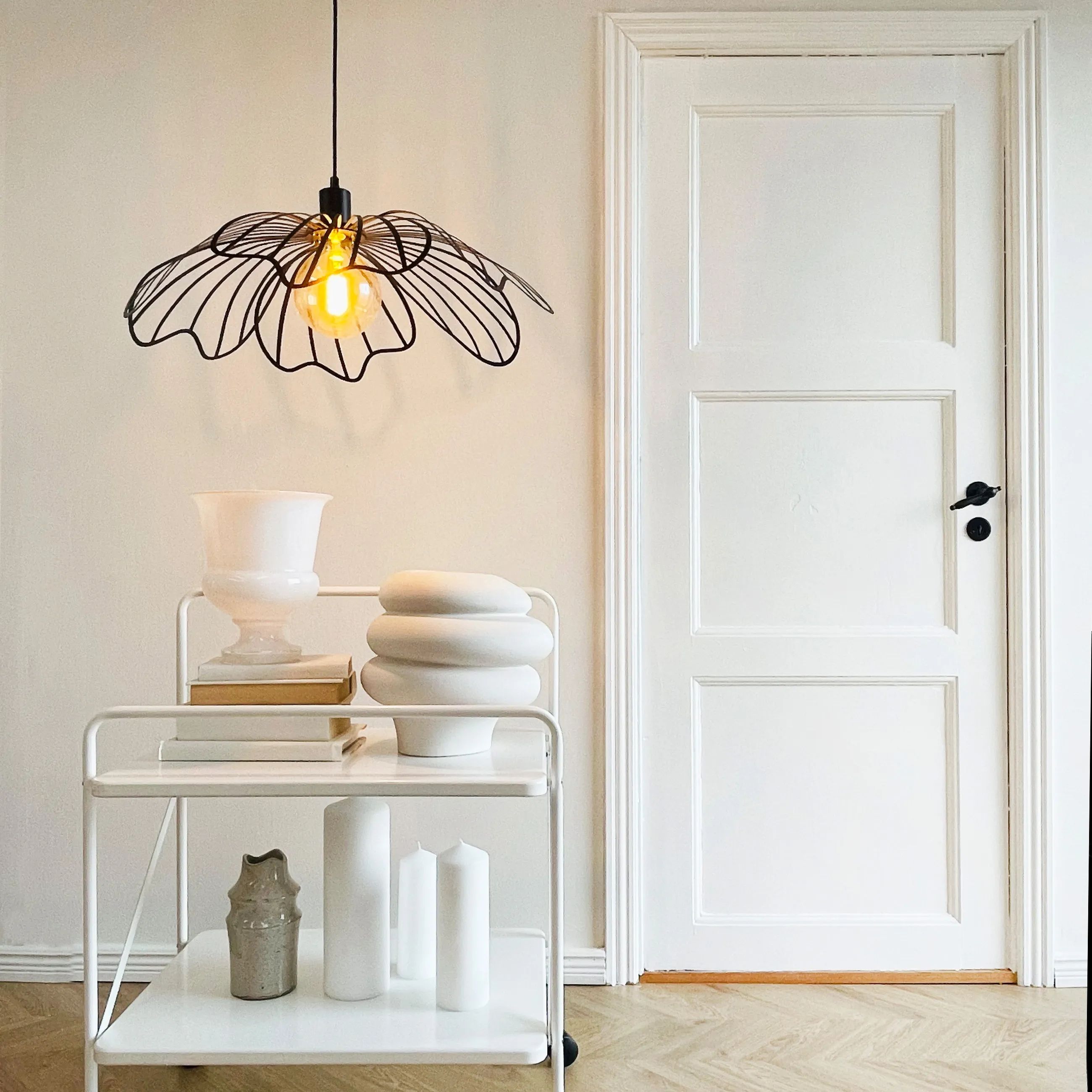 Dyberg Larsen Pendler Blumen Pendel i Sort, 2