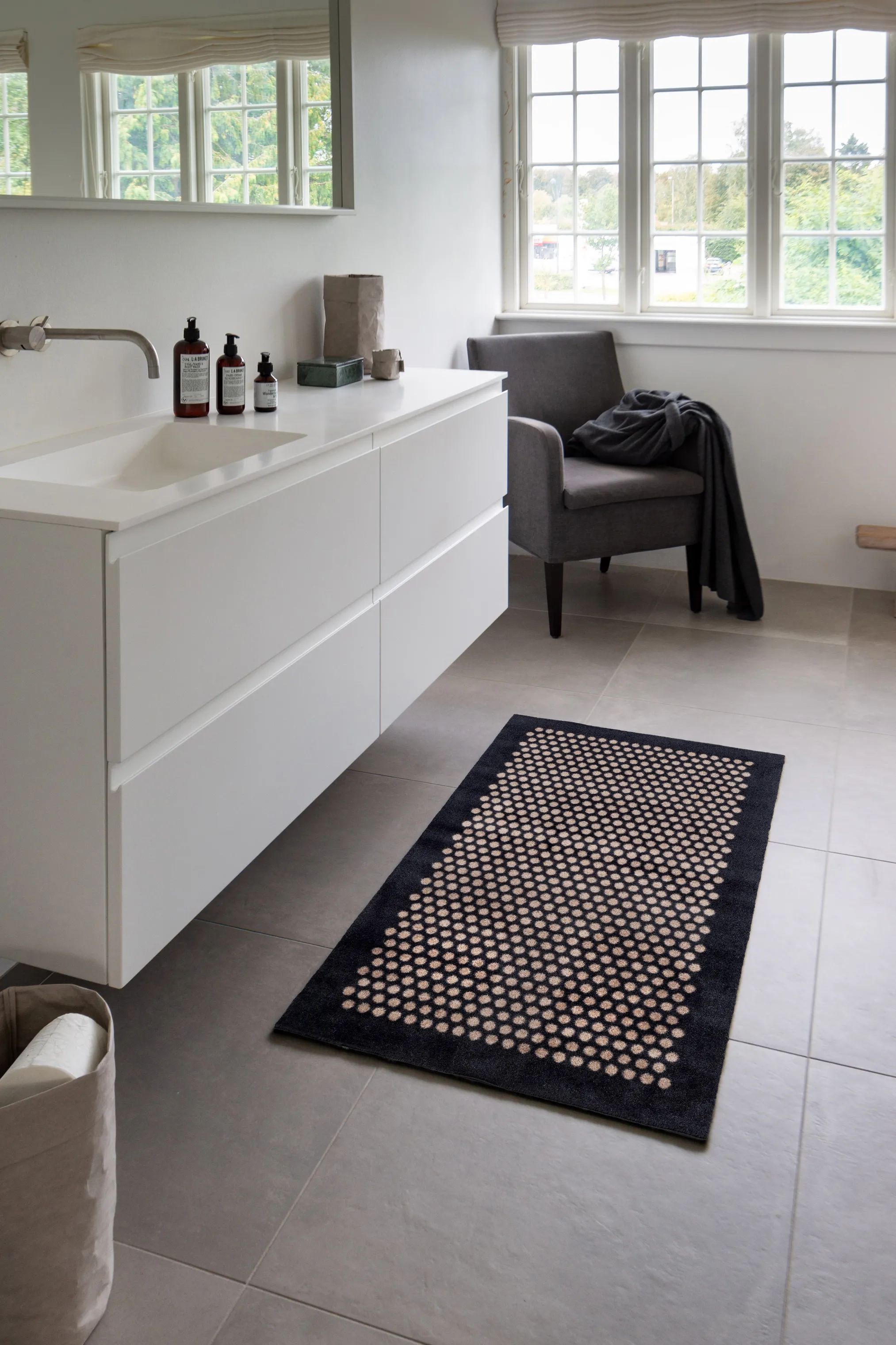 Tica Copenhagen Gulvtæpper Dot Gulvtæppe i Sort/sand, B67 x L120 cm, 5