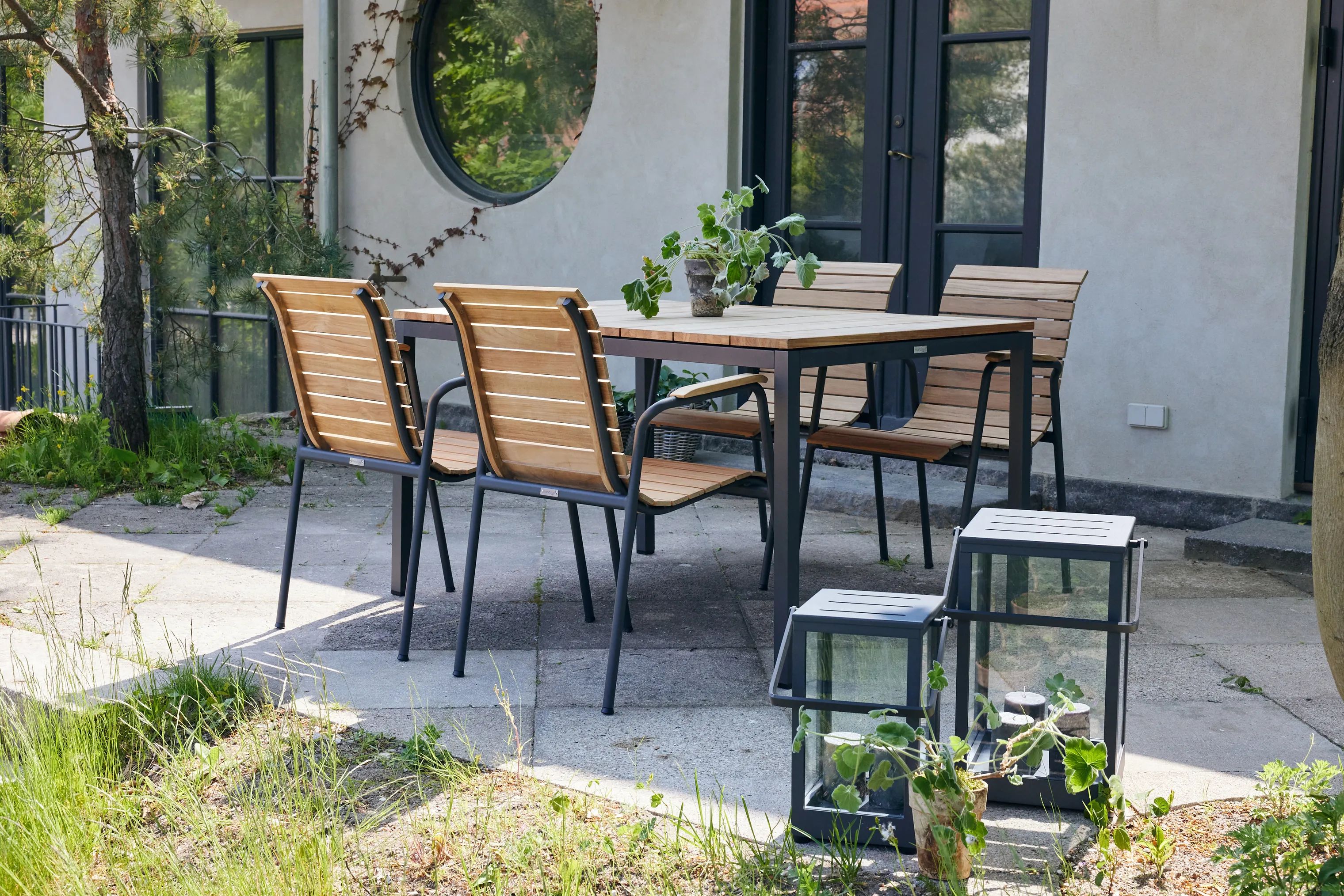 Mandalay Havemøbelsæt Toscana & Bellevue Havemøbelsæt - 5 dele i Antracit/Teak, 1 bord (L 132 cm) og 4 stole, 2