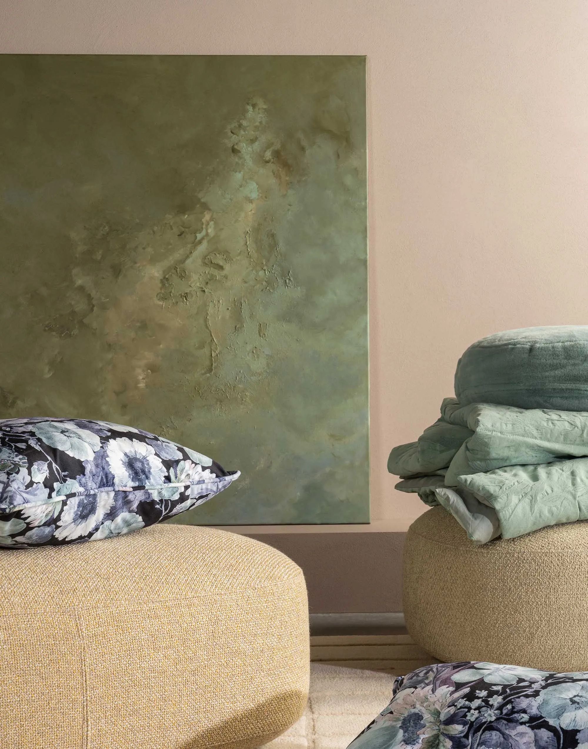 Essenza Pyntepuder Violesta Pyntepude i Anthracite, B40 x L90 cm, 2