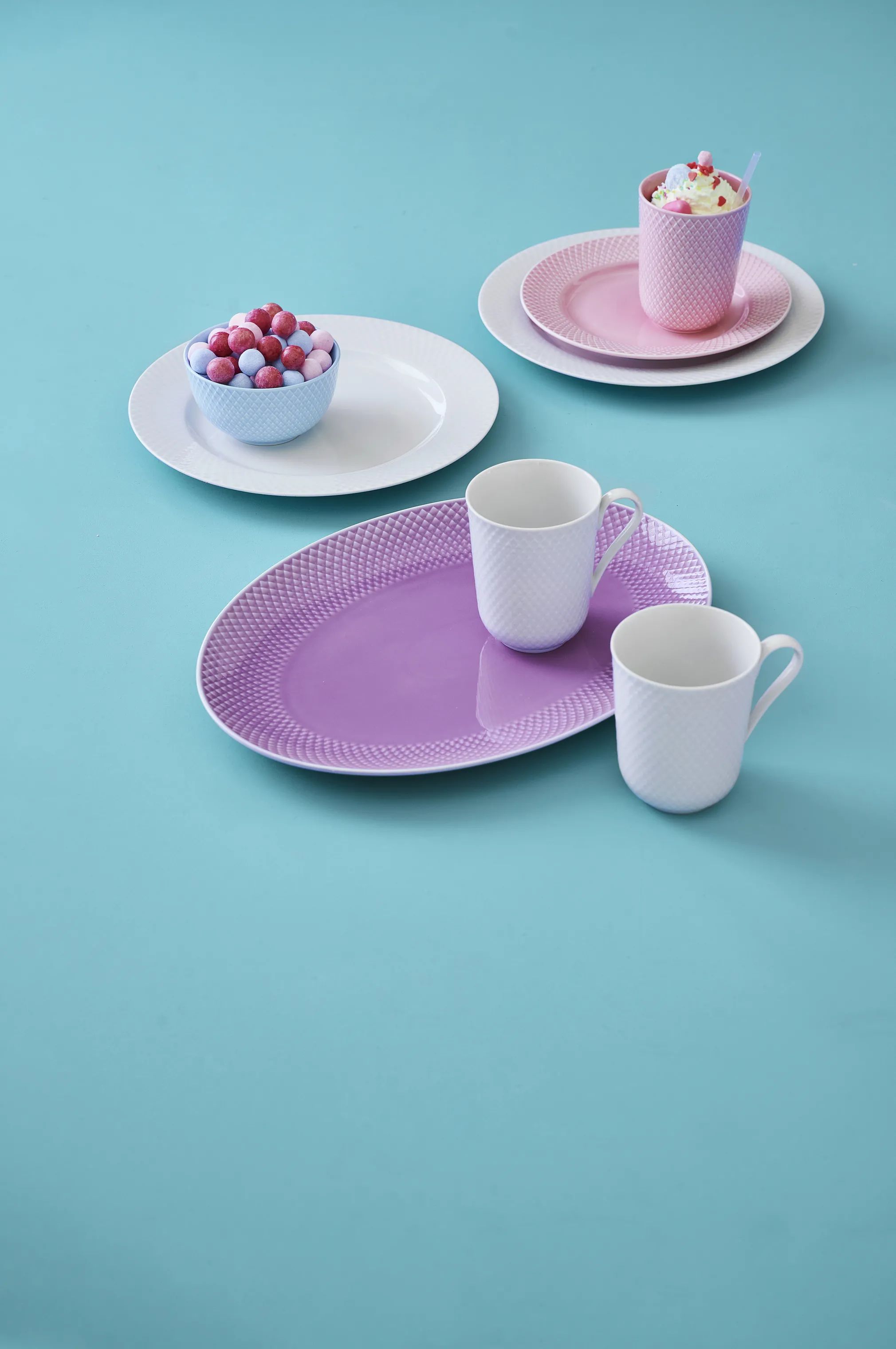Lyngby Porcelæn Serveringsfade Rhombe Color Serveringsfad i Lys lilla, B26,5 x L35 cm, 2