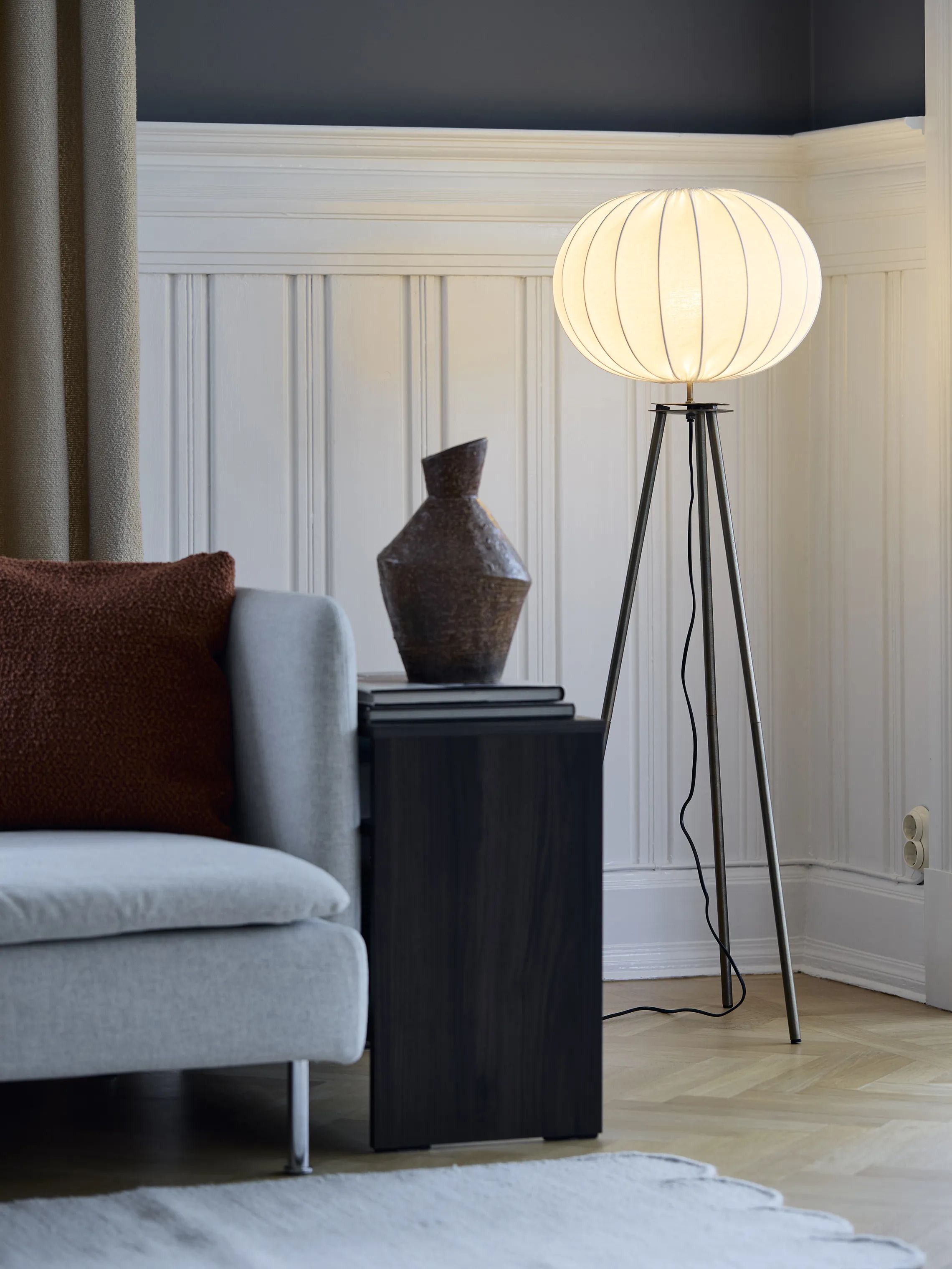 PR Home Gulvlamper Tripod Gulvlampe i Antikmässing, 2