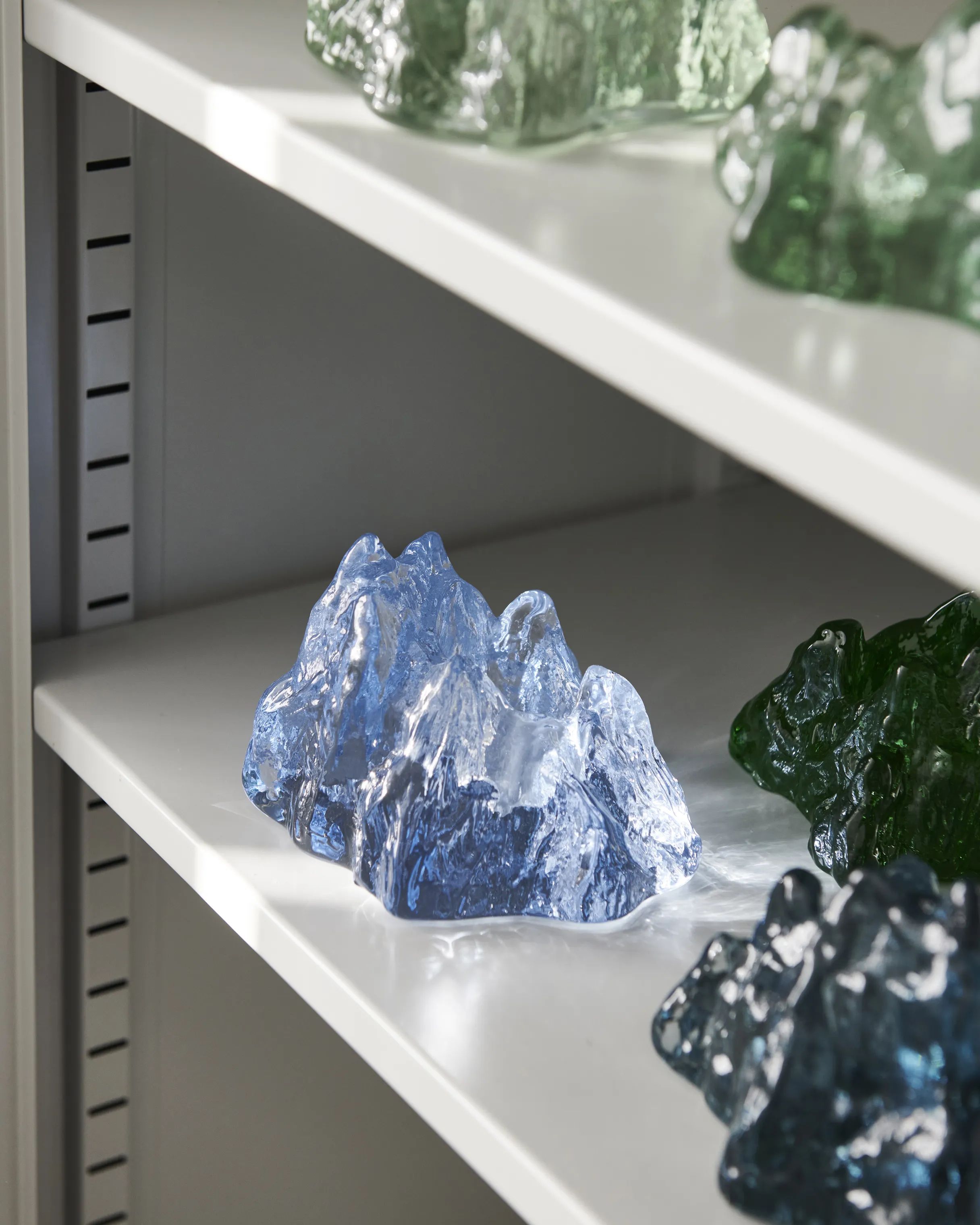 Kosta Boda Fyrfadsstage The Rock Lysestage i Ice Blue, 3