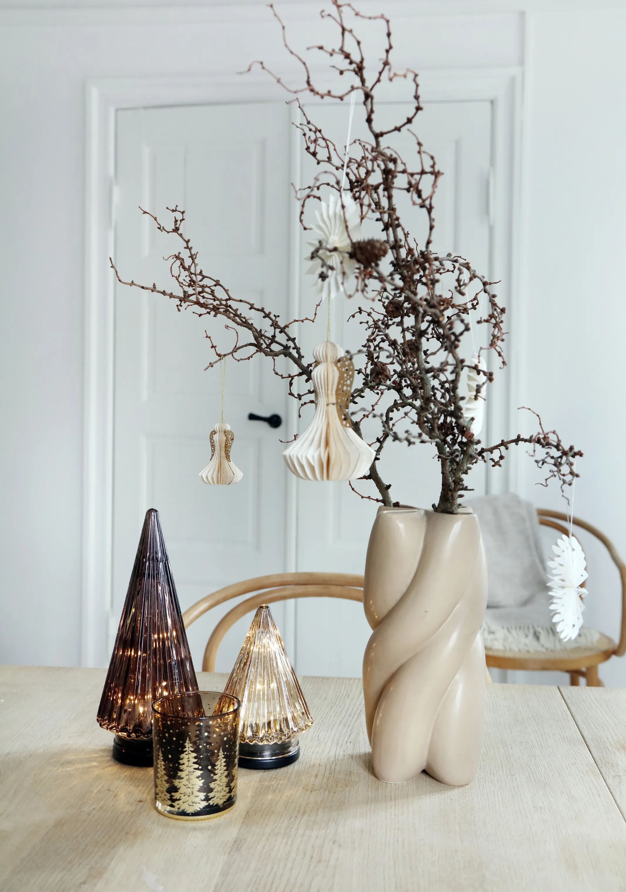 Casa Christmas Julefigurer Juletræ m. LED-lys i Brun, 28 cm, 2
