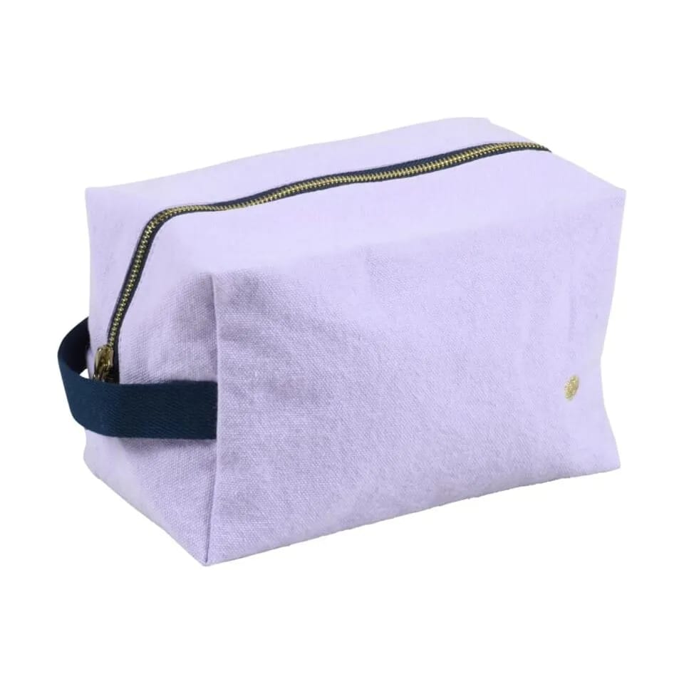 La Cerise sur le gâteau
 Toilettasker Iona Toilettaske i LILAS, 1